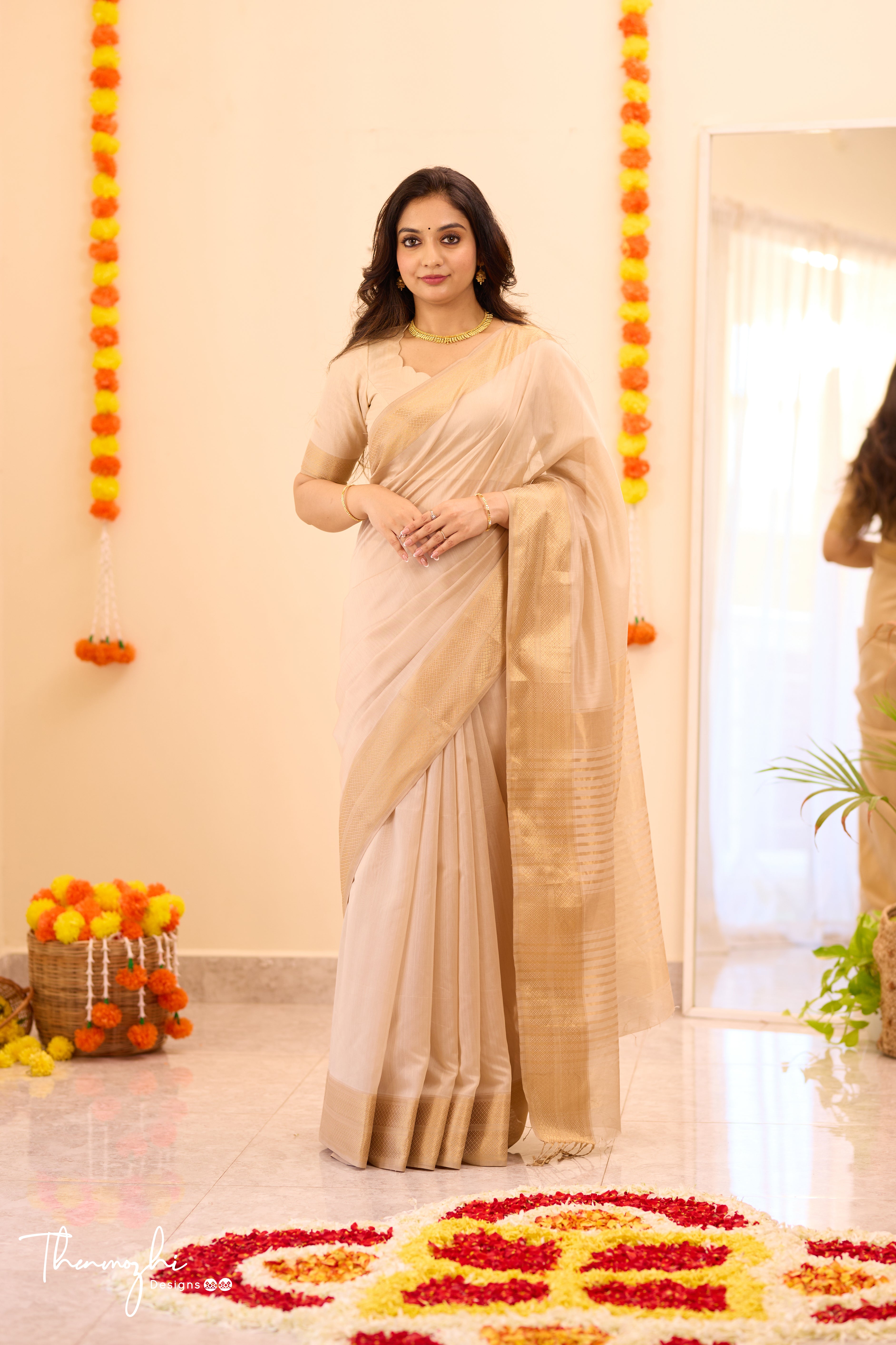 Half White Maheshwari Silk Cotton Saree