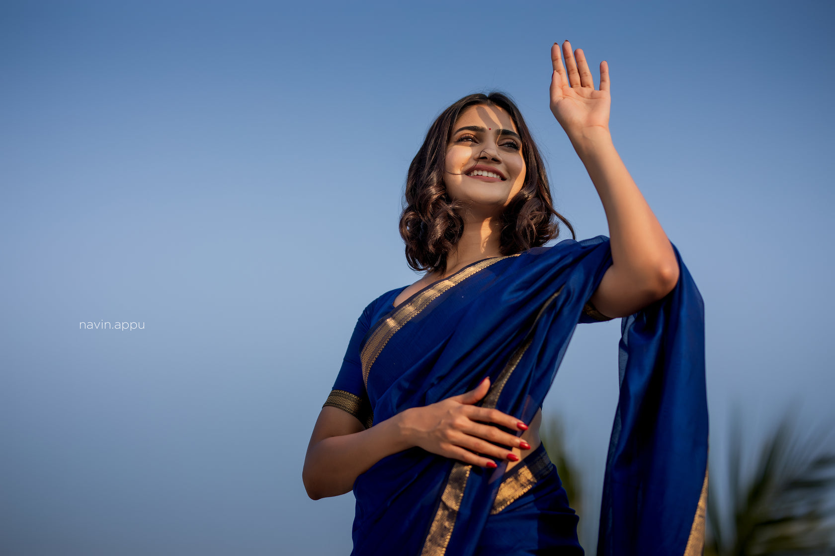 Blue Magic Maheshwari Silk Cotton Saree with Jute Pallu
