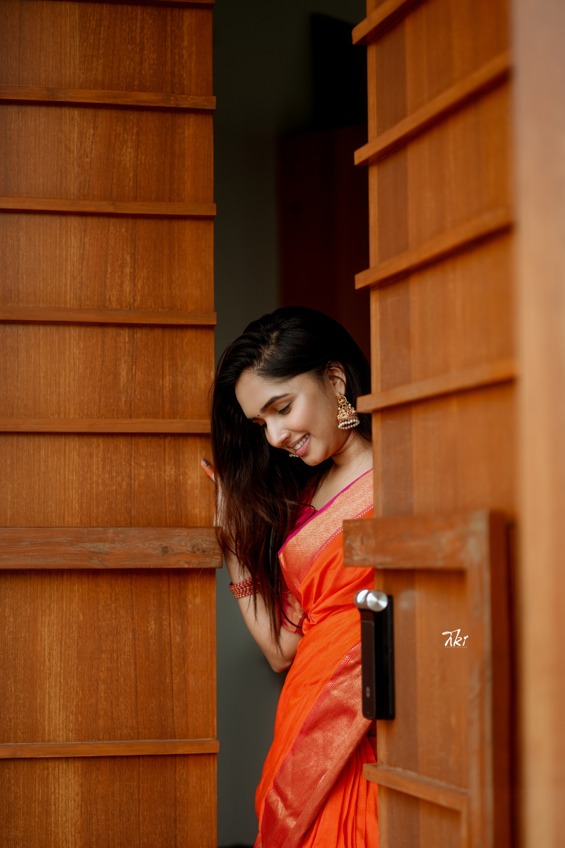 Prathyusha Orange with Pink (Big Border) Maheshwari Silk Handloom Cotton Saree