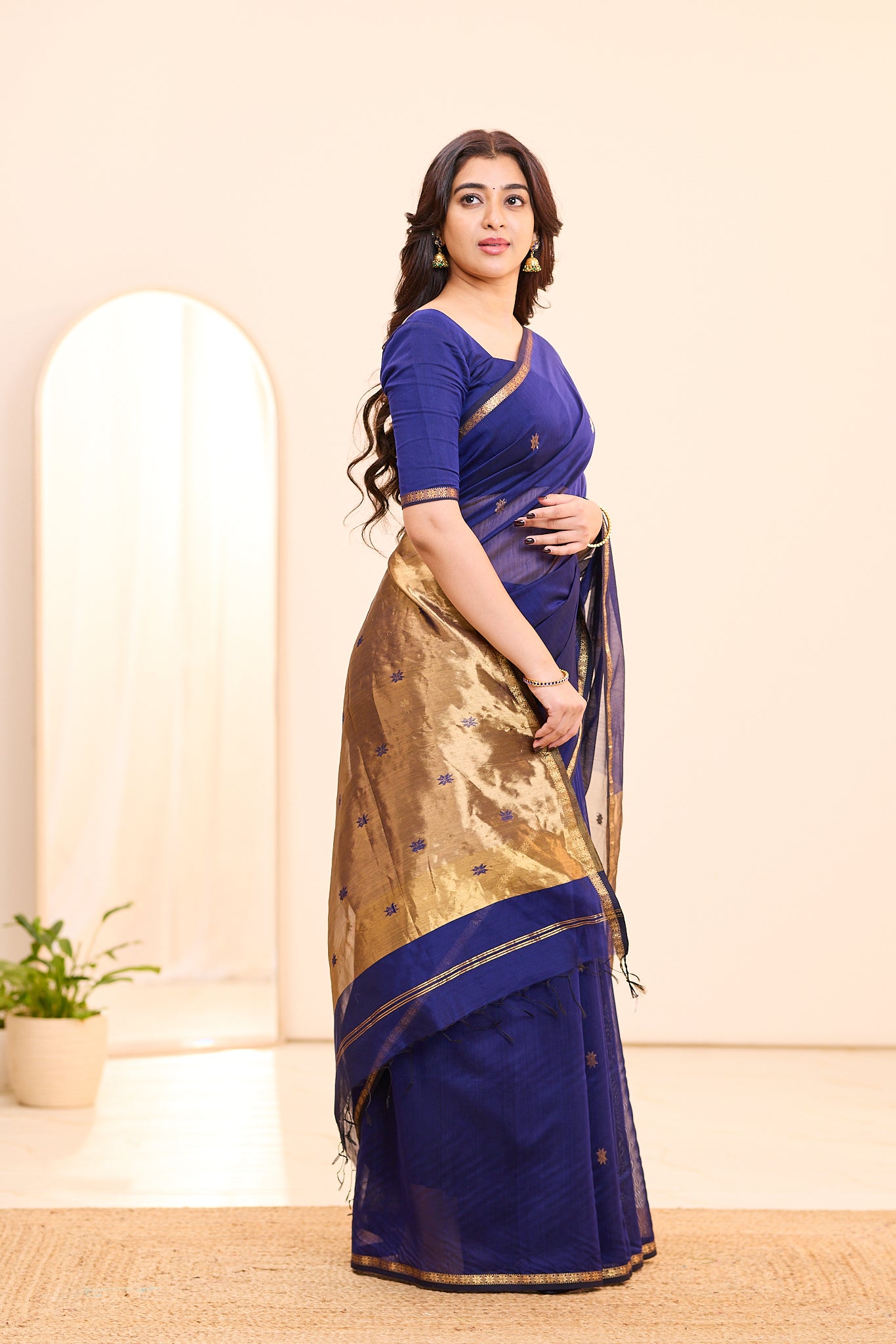 Deep Navy Blue with Antique Gold Maheshwari Silk Cotton Saree