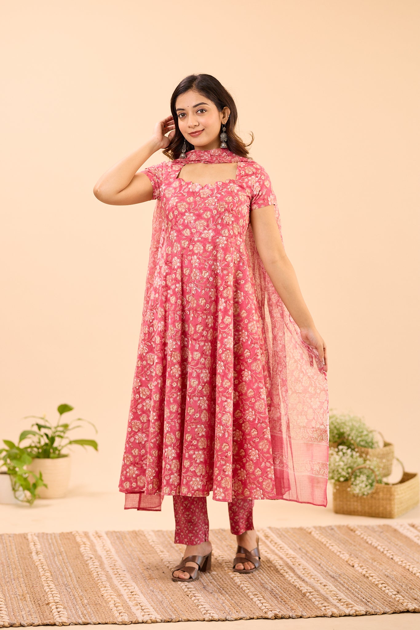 Blush Pink with Scallop Neck Cotton kota Dupatta