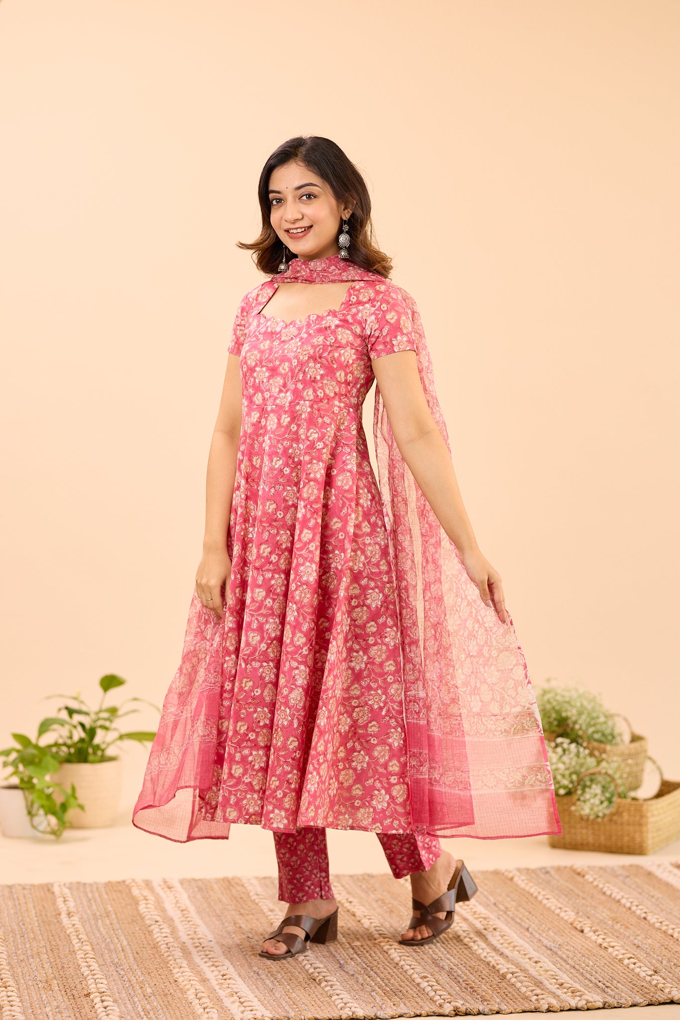 Blush Pink with Scallop Neck Cotton kota Dupatta