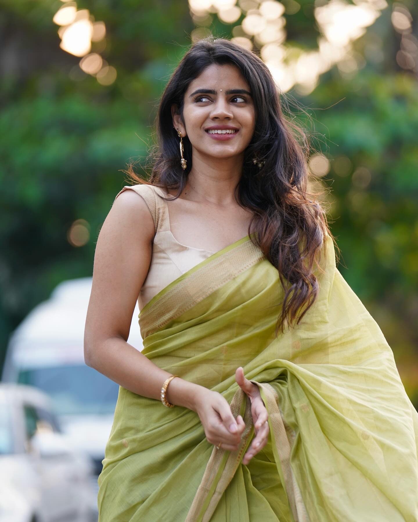 Soundariya Nanjundan Light Green Maheshwari Silk Cotton Handloom Saree