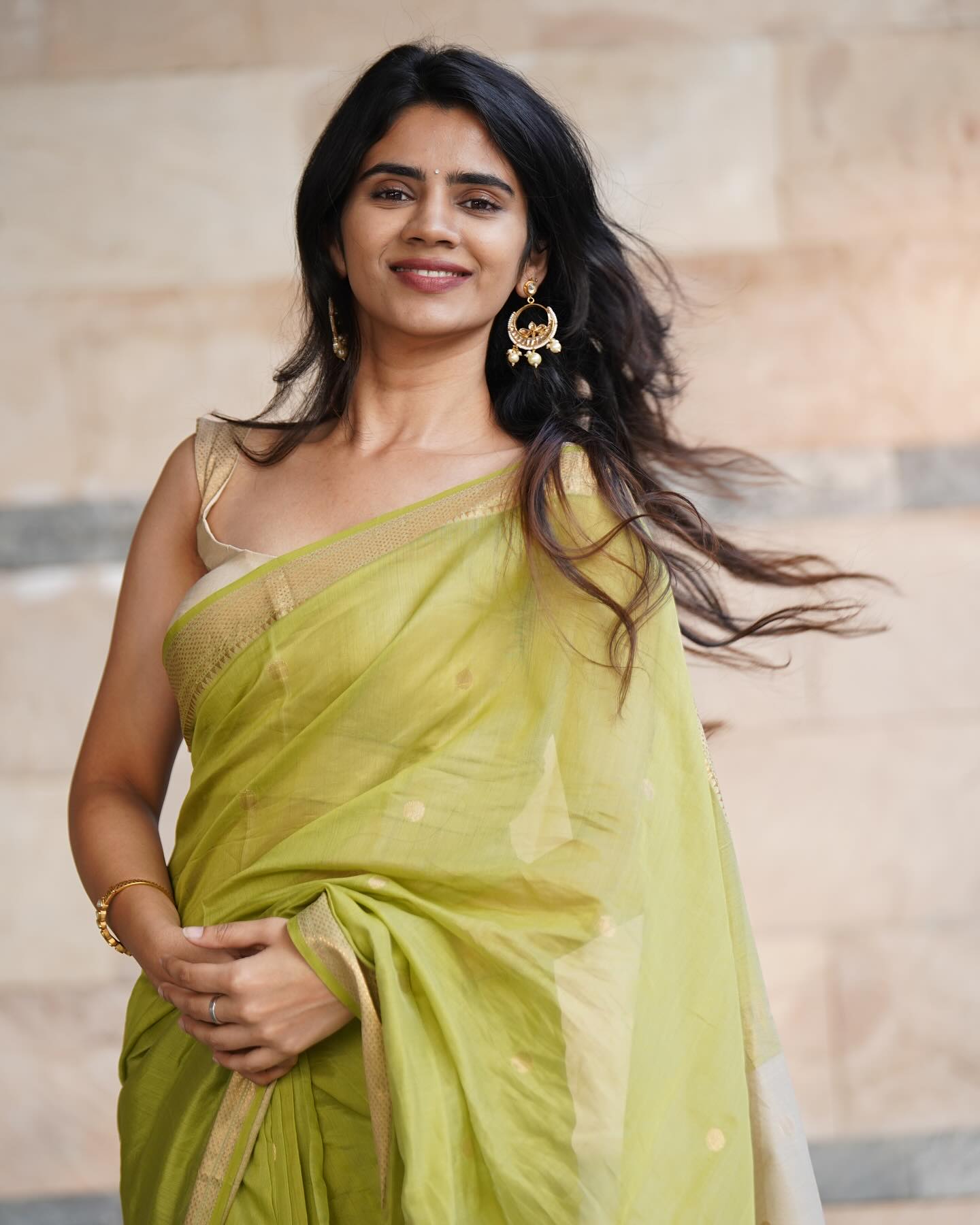 Soundariya Nanjundan Light Green Maheshwari Silk Cotton Handloom Saree