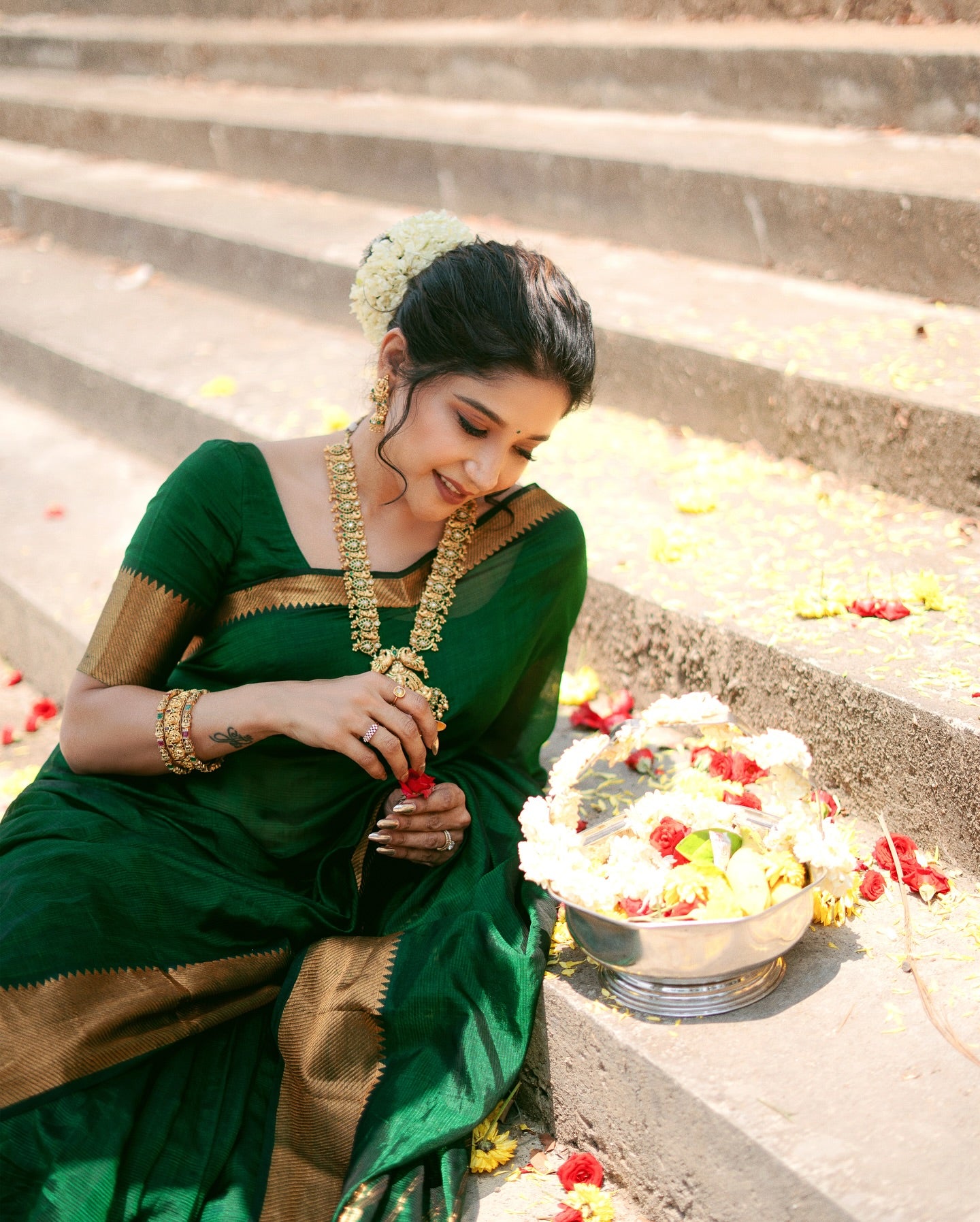 Sakshi Agarwal Radiant Green Handwoven Mangalagiri Silk Cotton Saree