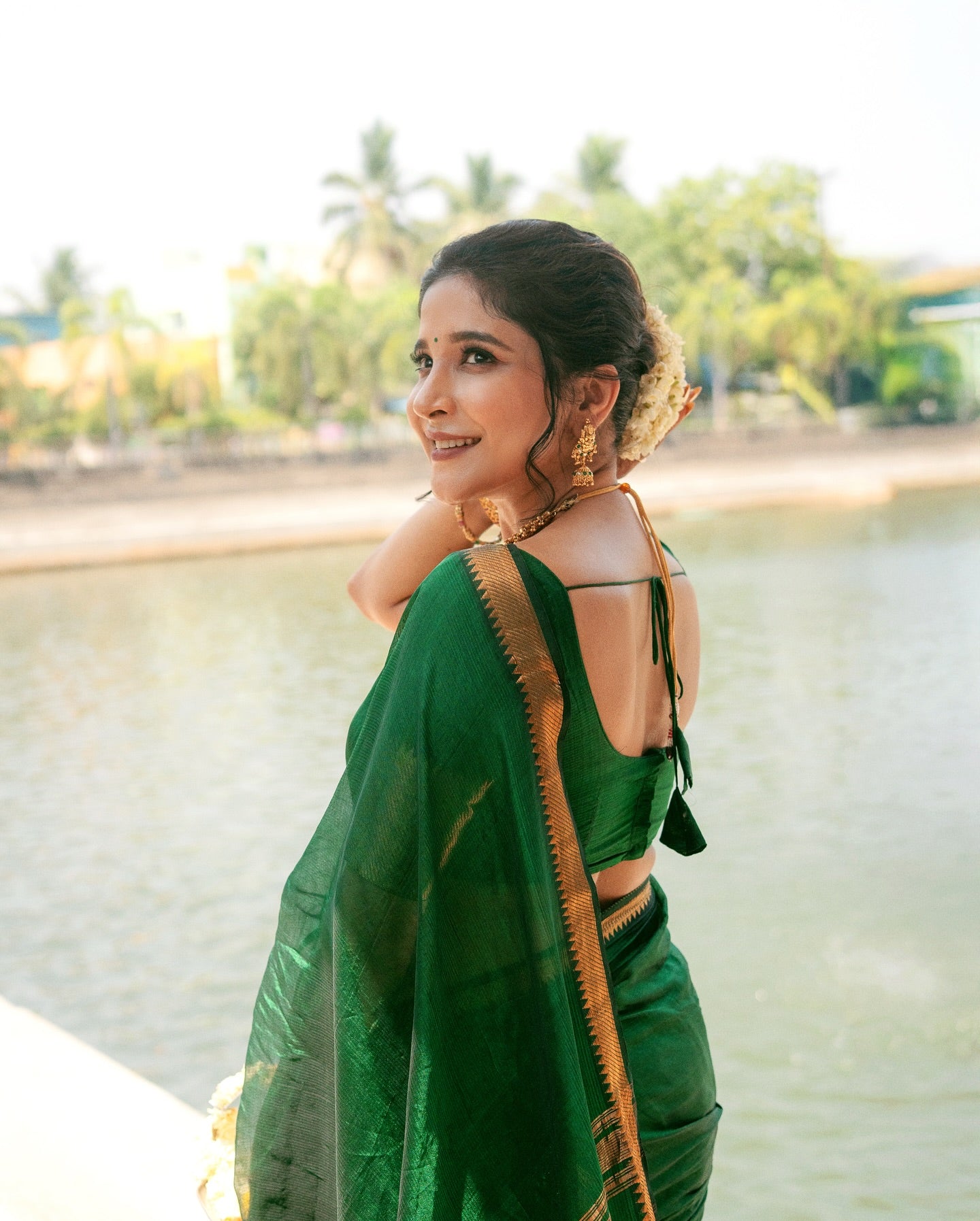 Sakshi Agarwal Radiant Green Handwoven Mangalagiri Silk Cotton Saree