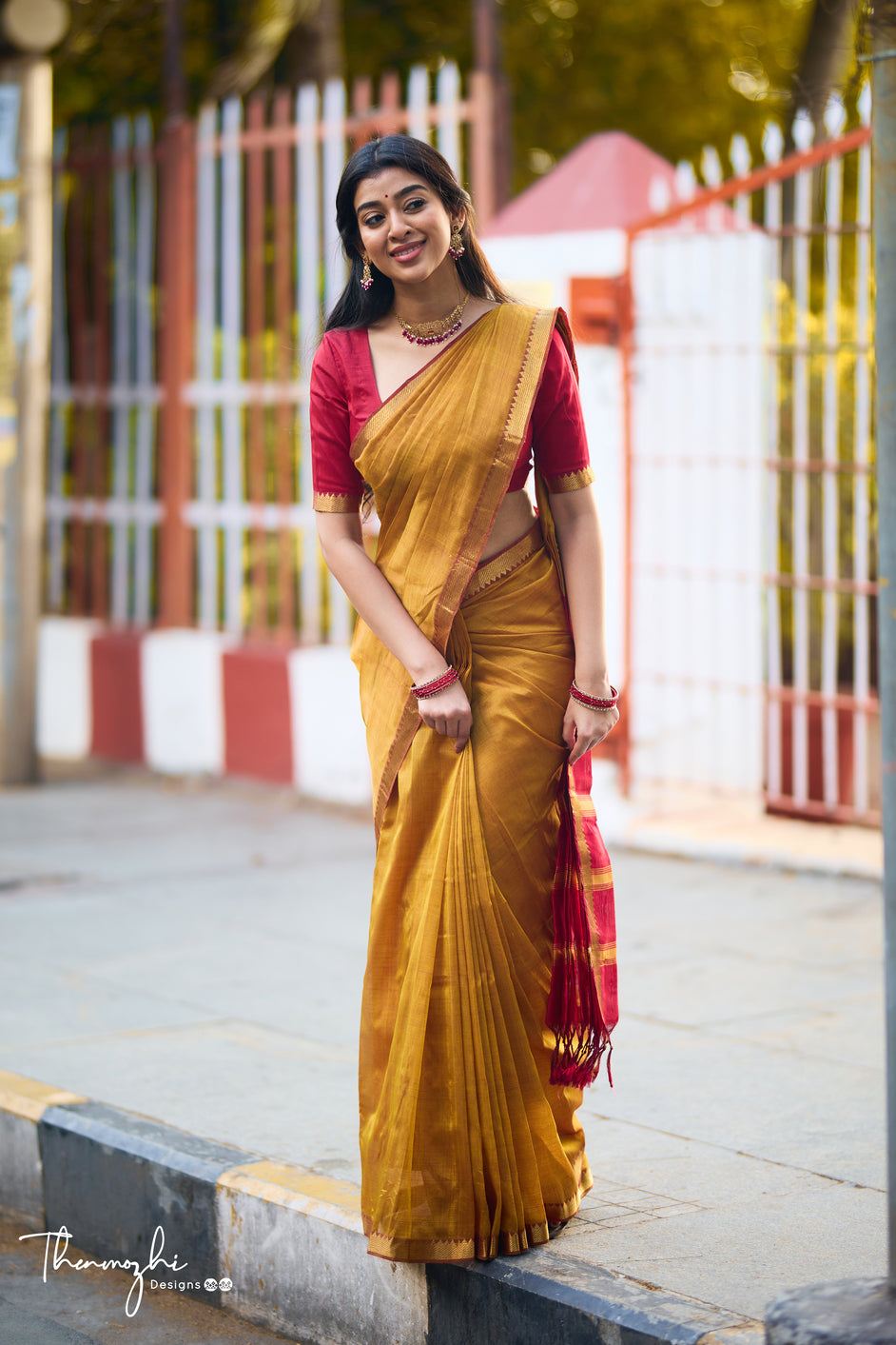 Yellow and Red Handwoven Mangalagiri Semi Silk Cotton Saree