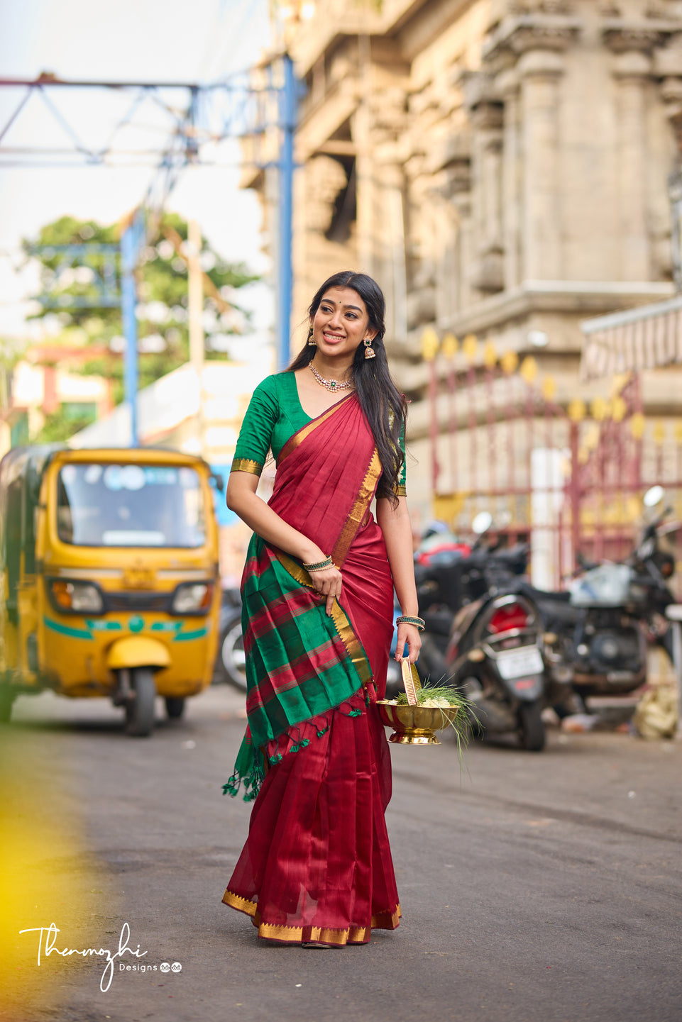 Maroon and Green Handwoven Mangalagiri Semi Silk Cotton Saree