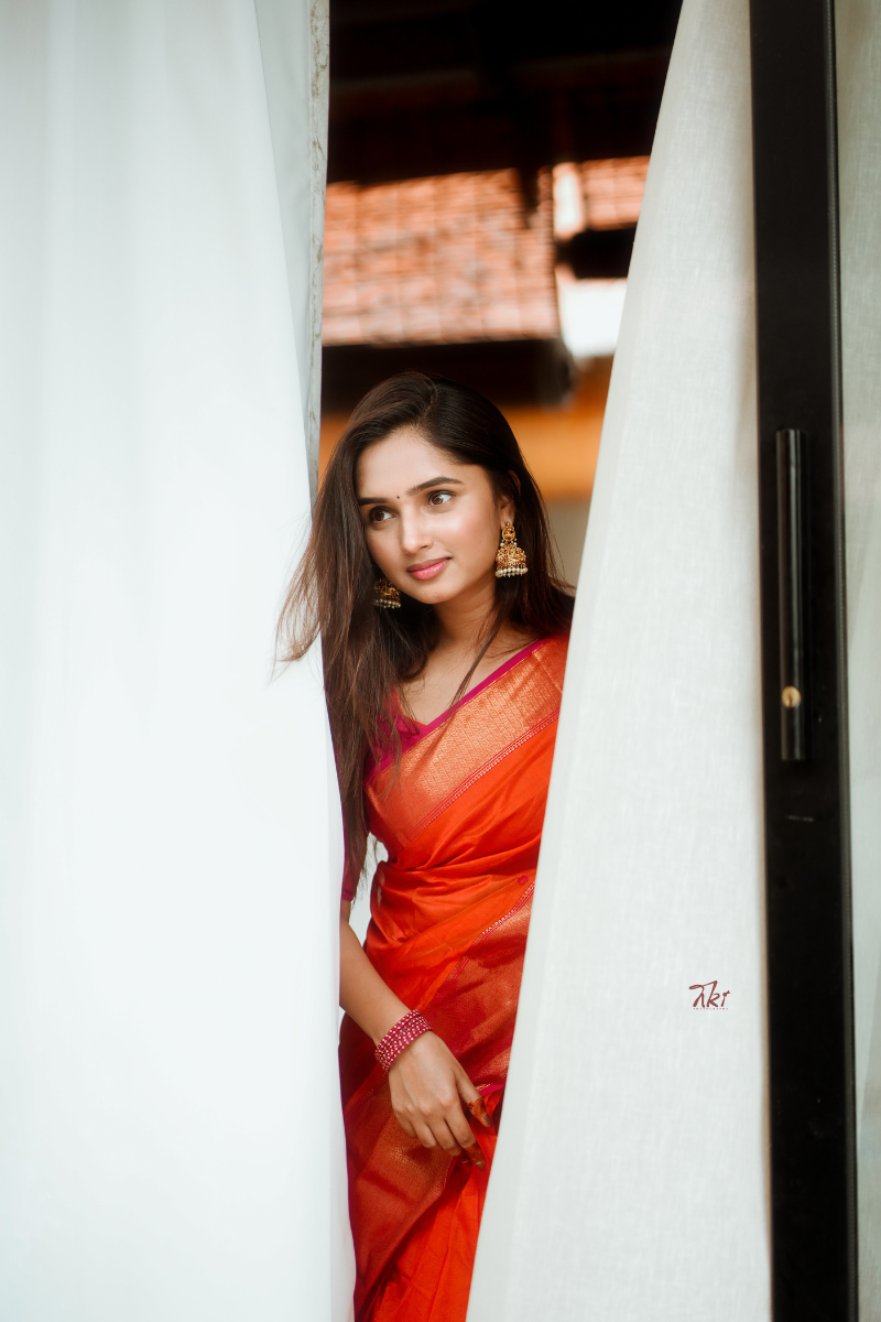 Prathyusha Orange with Pink (Big Border) Maheshwari Silk Handloom Cotton Saree