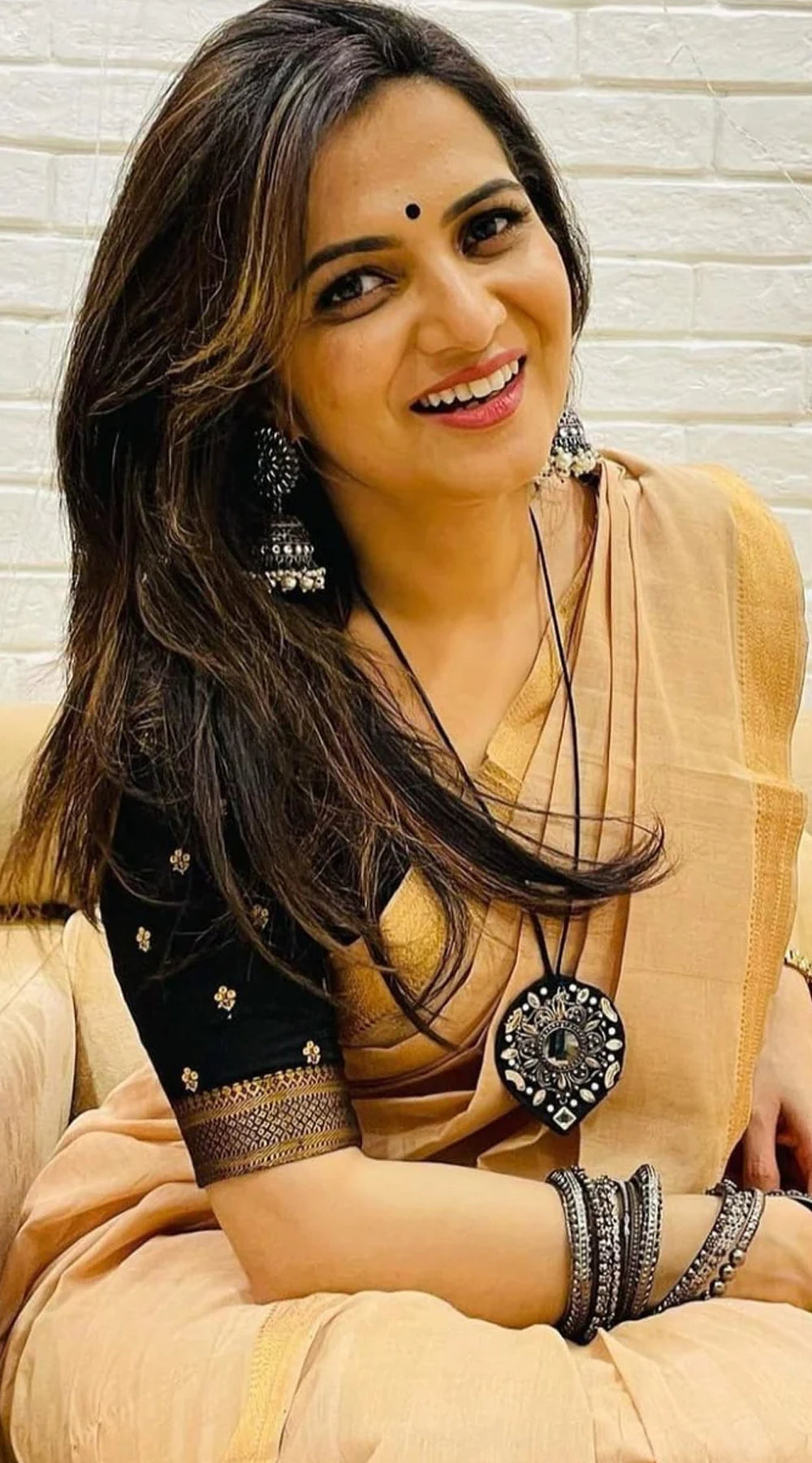 Beige & Black DD - Mangalagiri Cotton Saree with Zari Border