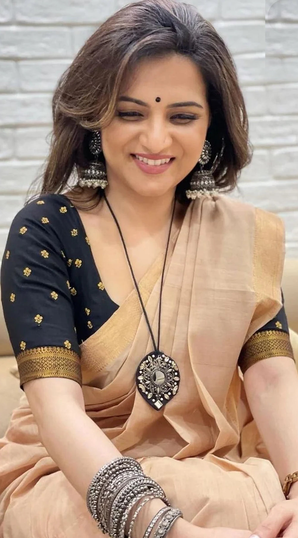 Beige & Black DD - Mangalagiri Cotton Saree with Zari Border