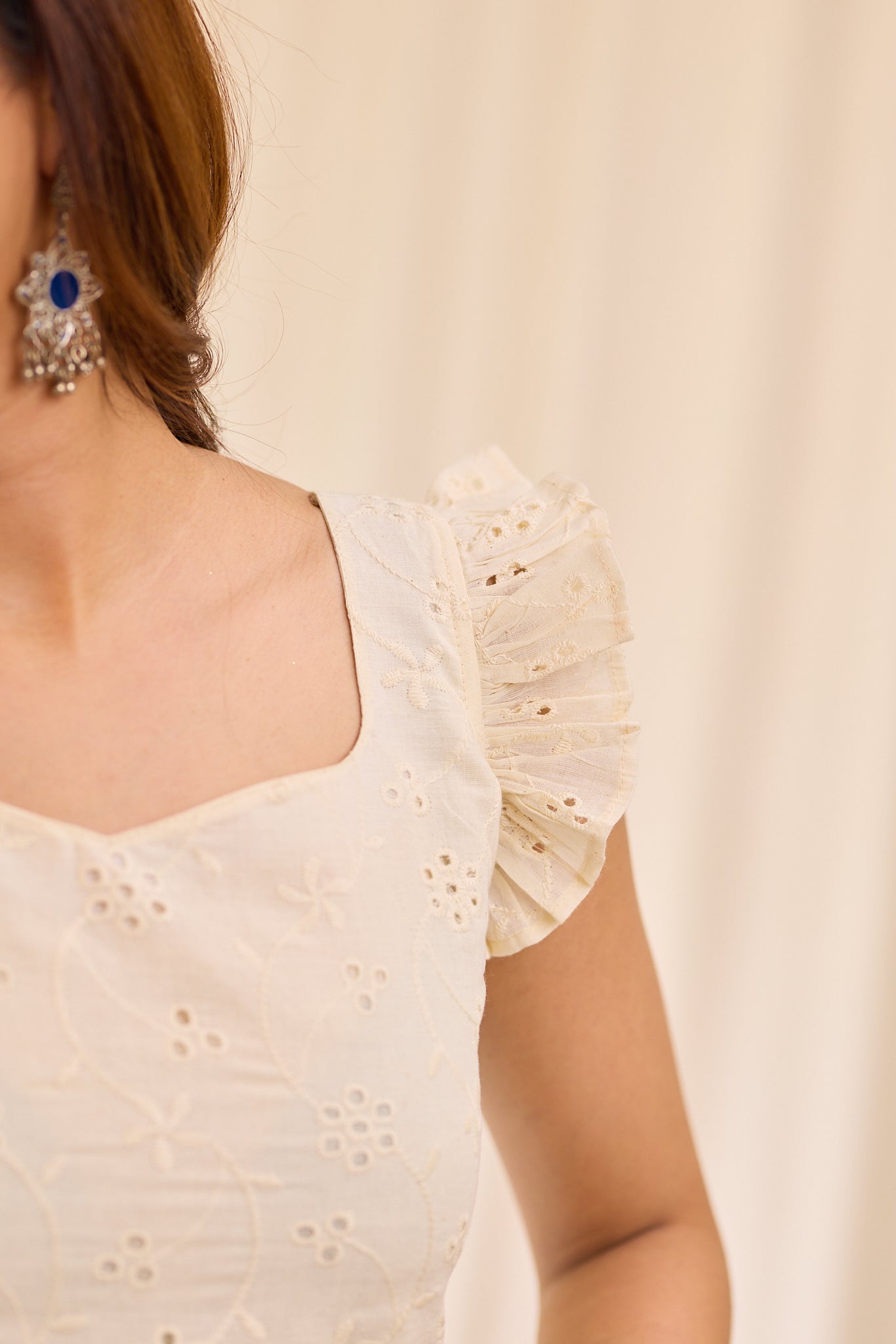 Cream Cloud Hakoba Top with Ruffle Sleeves