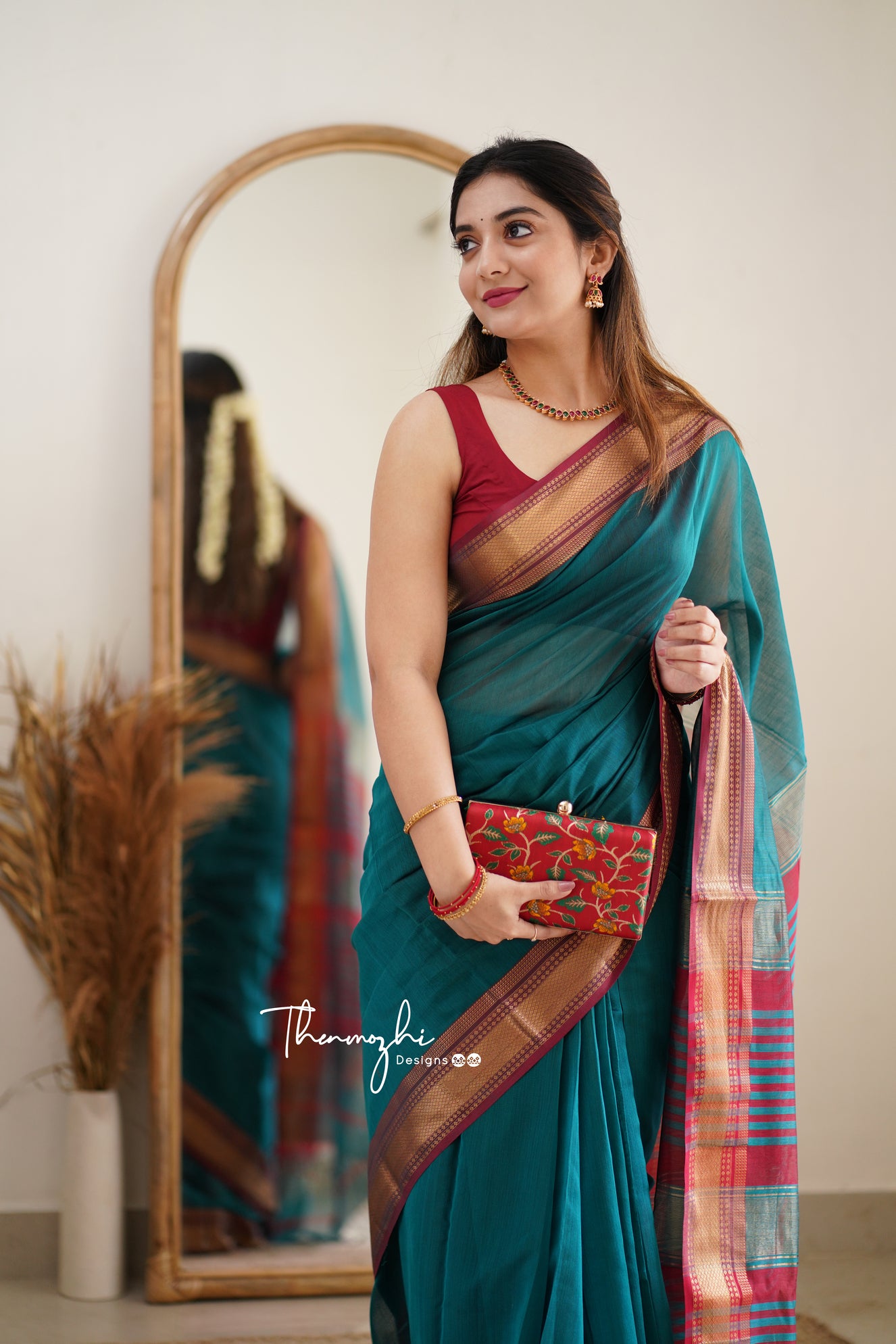 Diva (Peacock Green) - Maheshwari Silk Cotton Handloom Saree