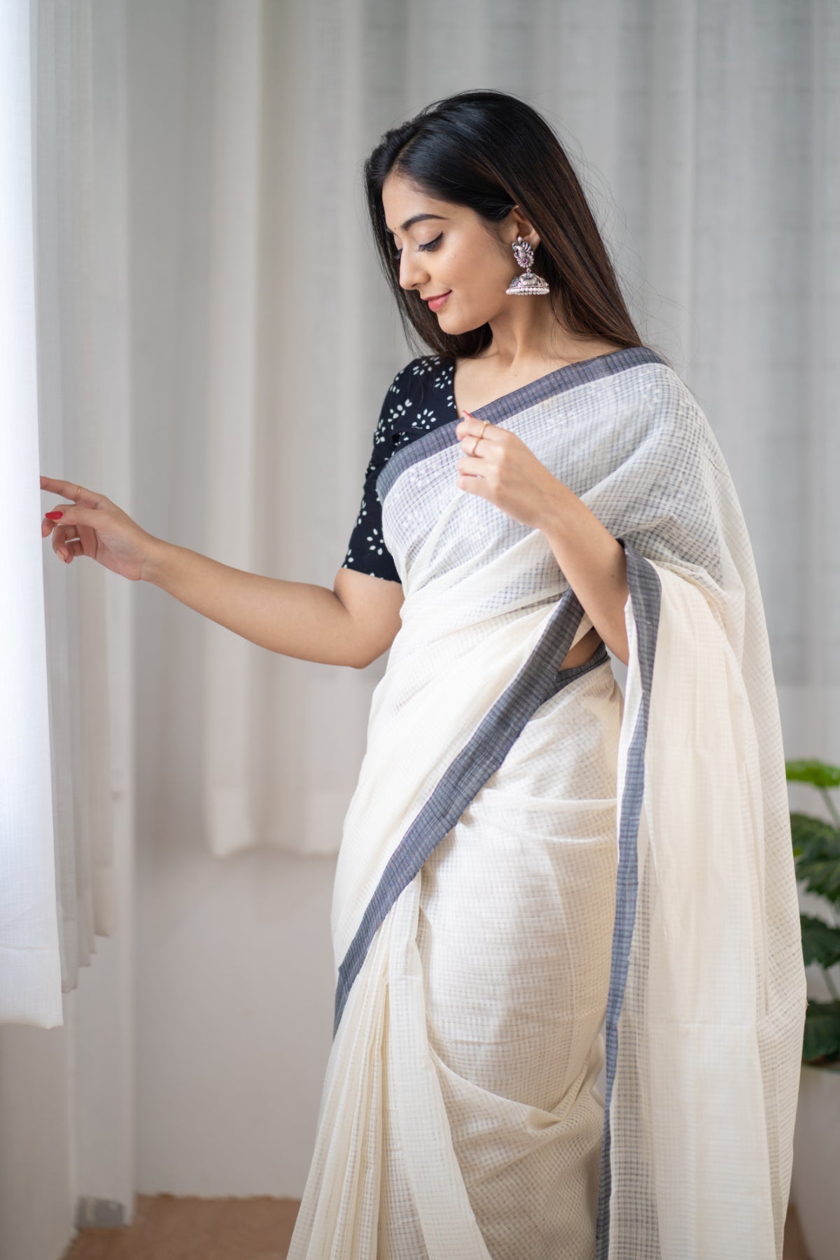 White Chocolate - White Mangalagiri Plain Cotton Saree