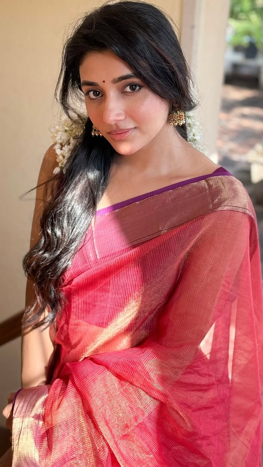 Mirna - Hridaya Red Maheshwari Tissue Silk Handloom Cotton Saree