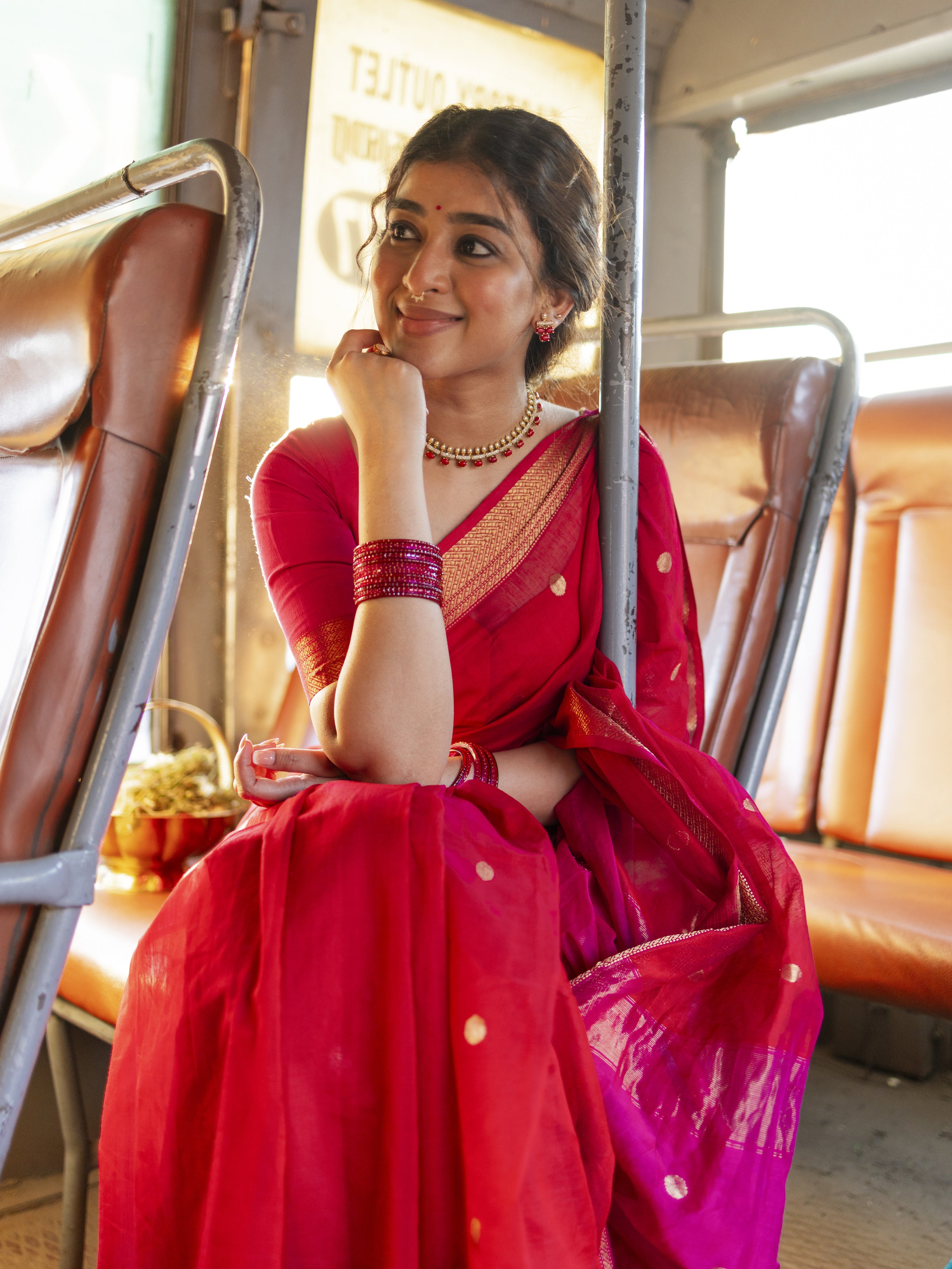 Luthuf Red and Pink Maheshwari Silk Cotton Handloom Saree