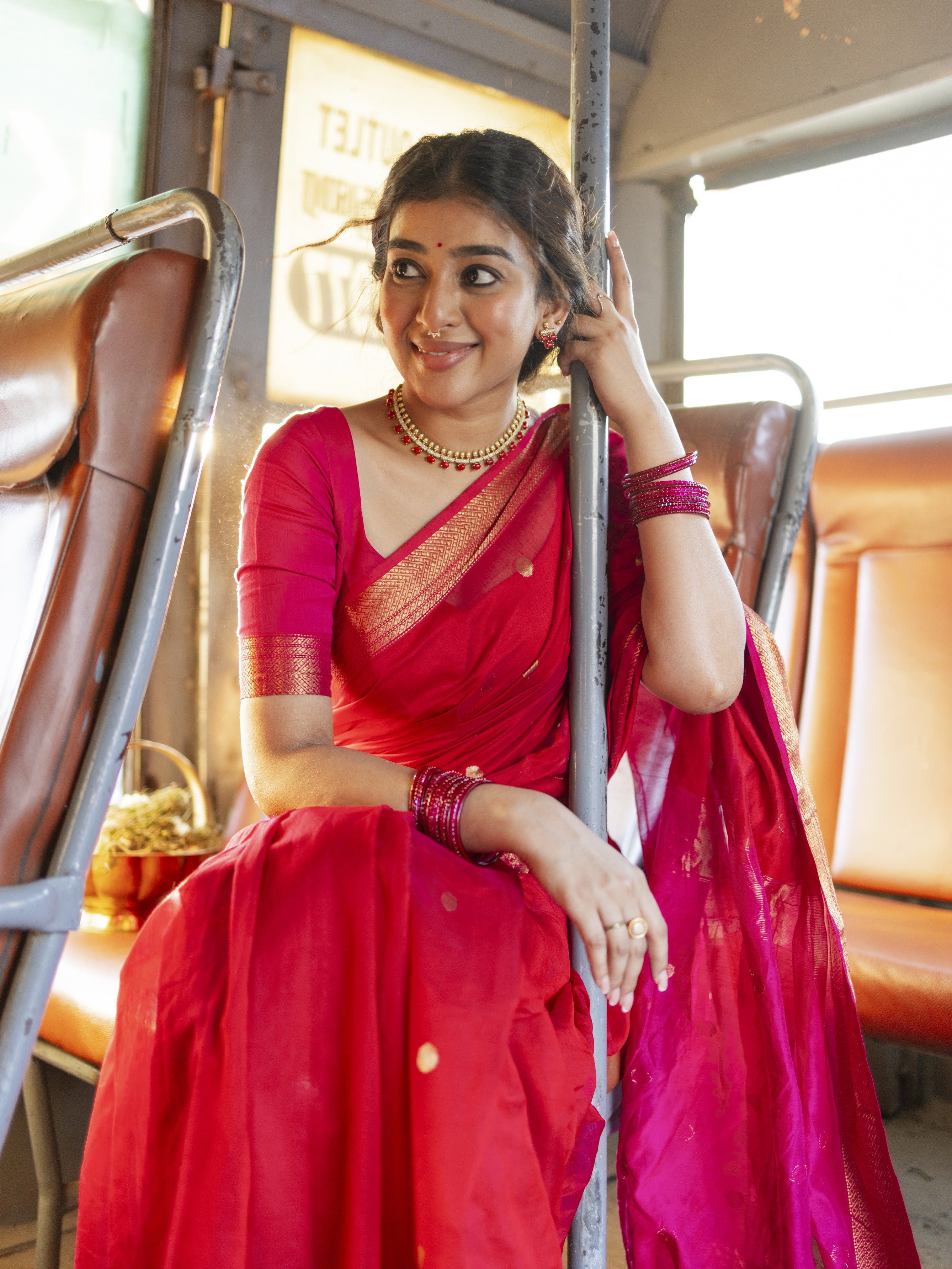 Luthuf Red and Pink Maheshwari Silk Cotton Handloom Saree