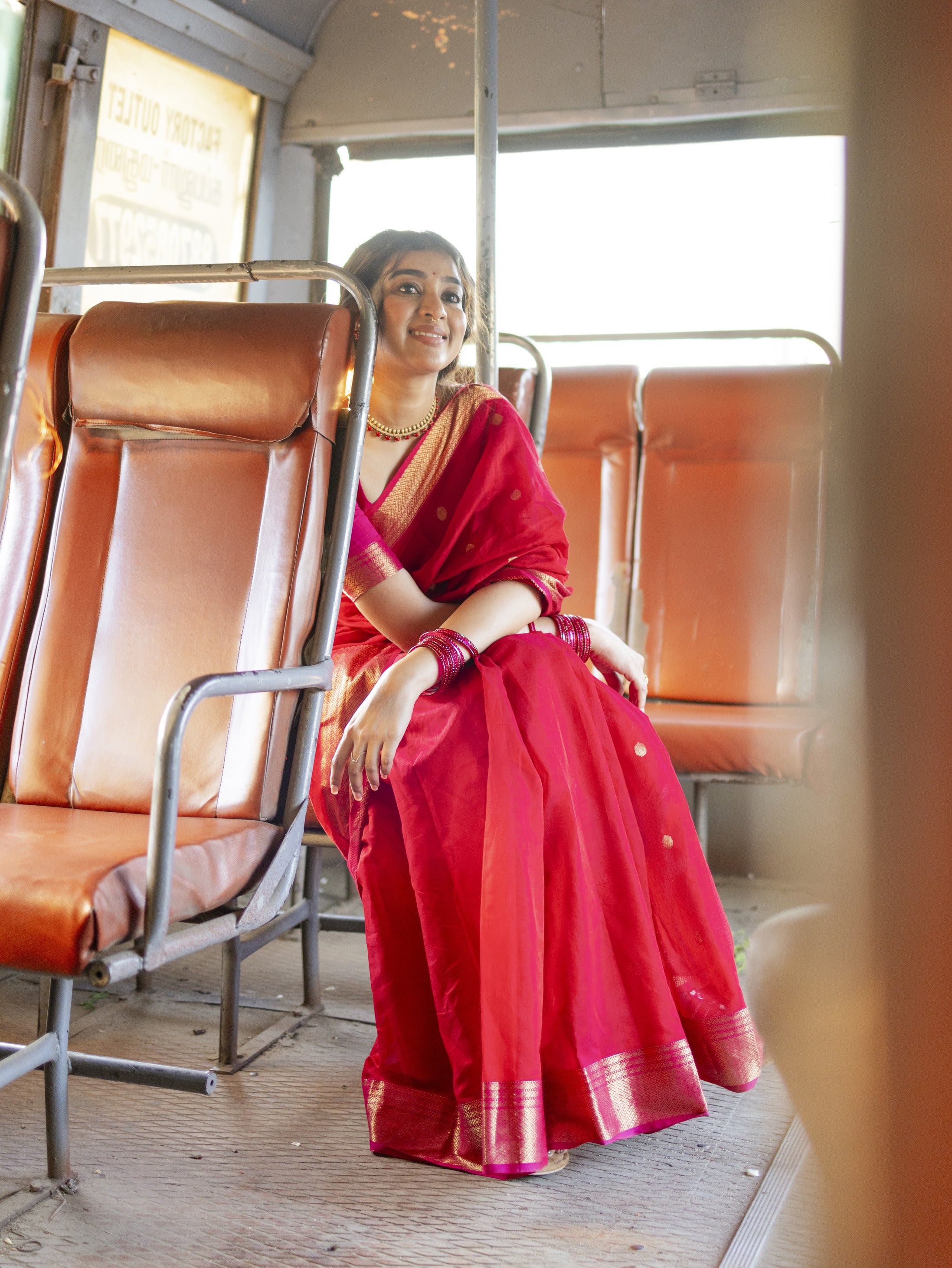 Luthuf Red and Pink Maheshwari Silk Cotton Handloom Saree