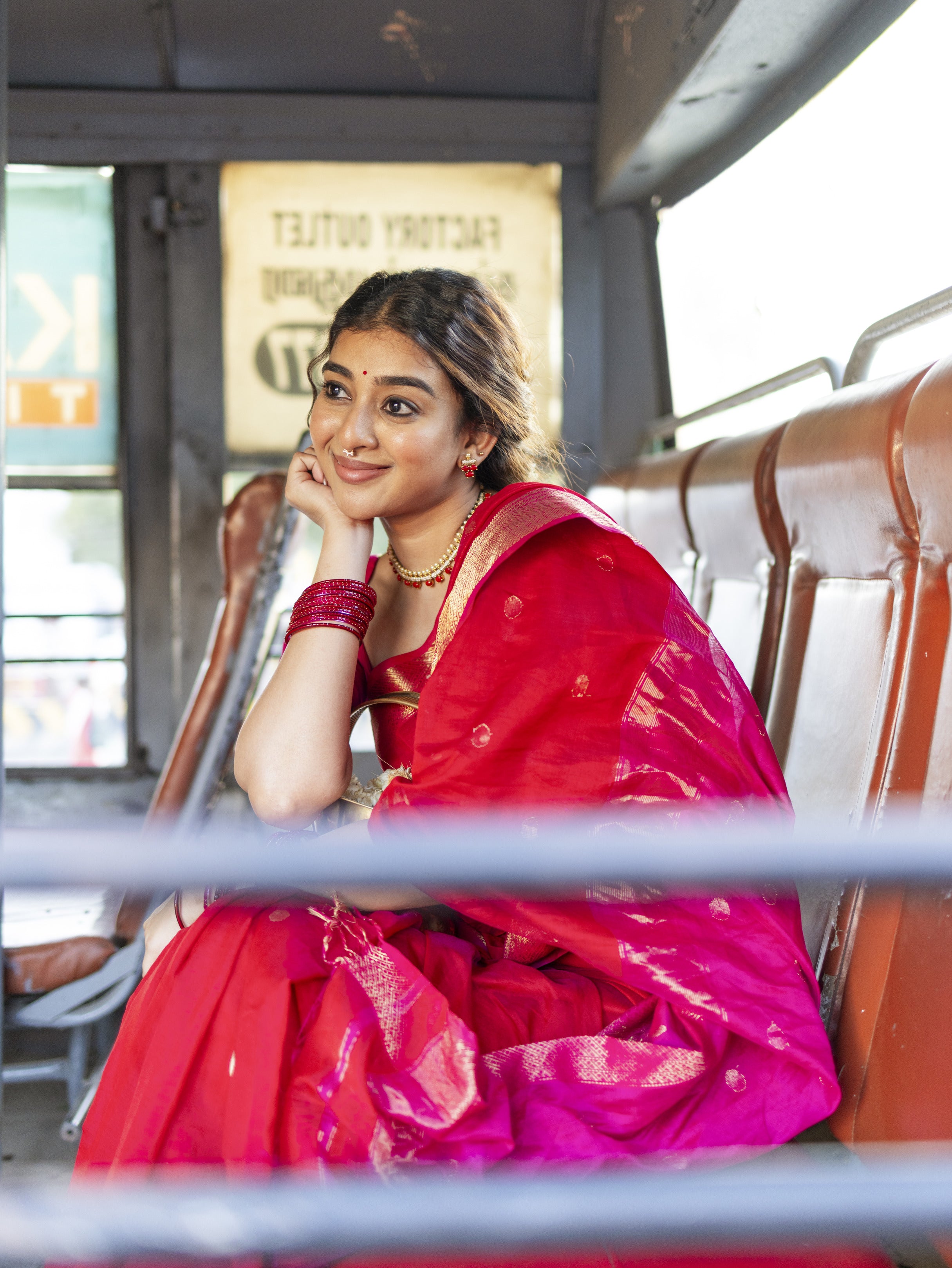 Luthuf Red and Pink Maheshwari Silk Cotton Handloom Saree