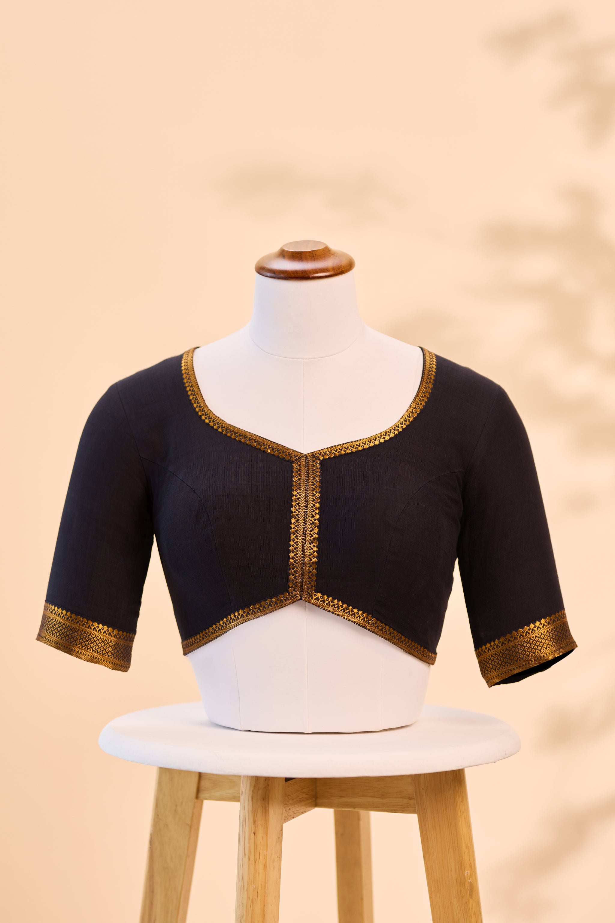 BLACK TUBE BLOUSE