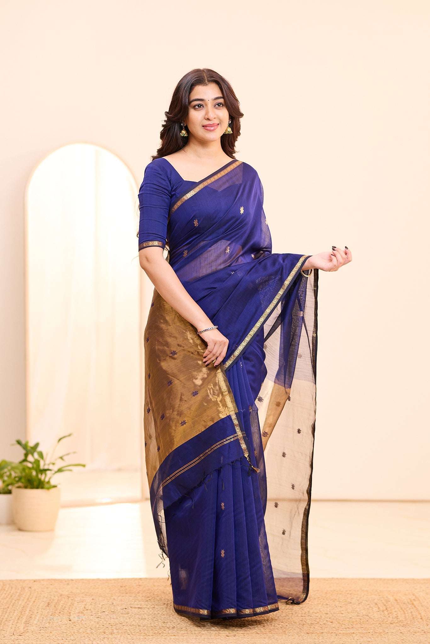 Deep Navy Blue with Antique Gold Maheshwari Silk Cotton Saree