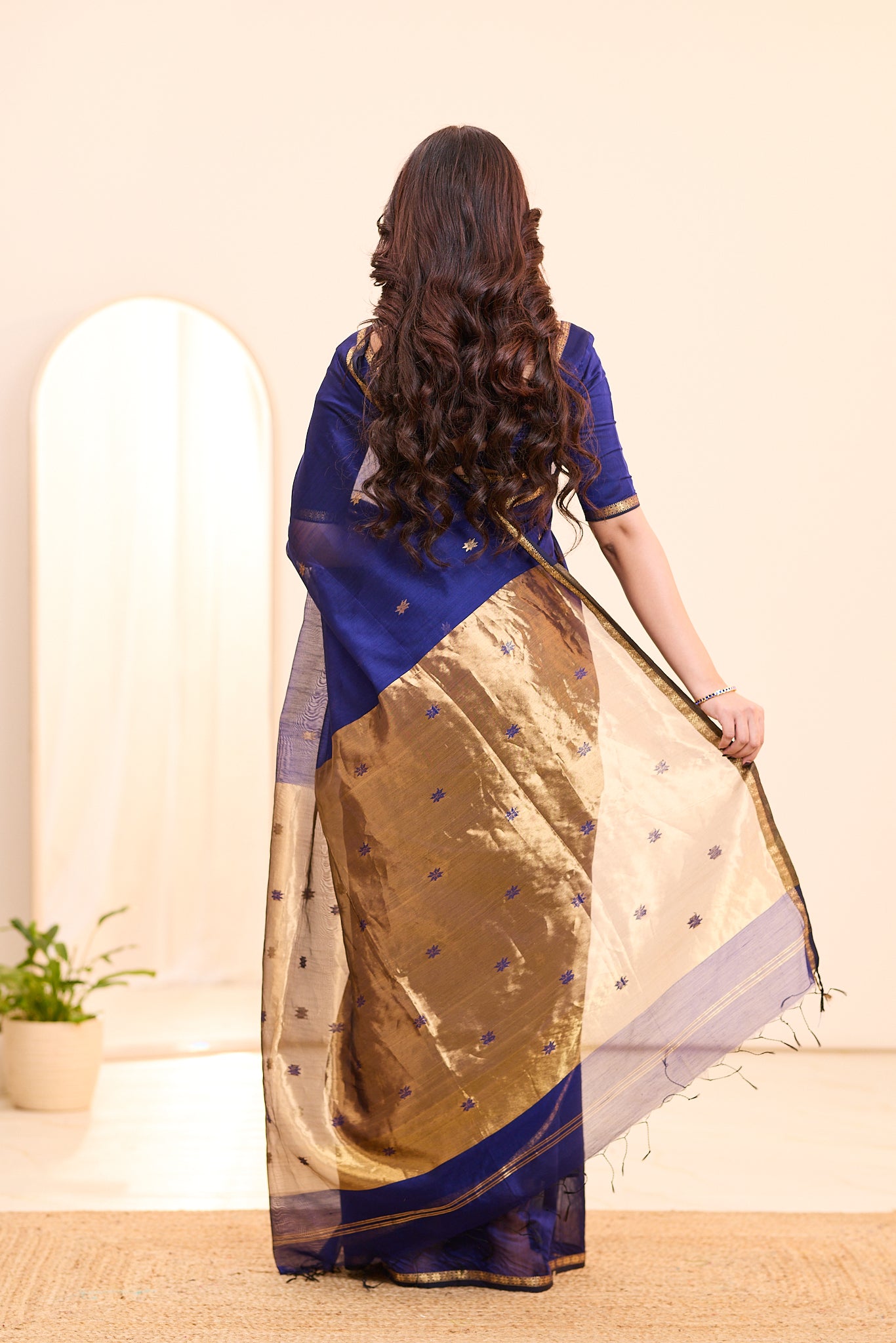 Deep Navy Blue with Antique Gold Maheshwari Silk Cotton Saree