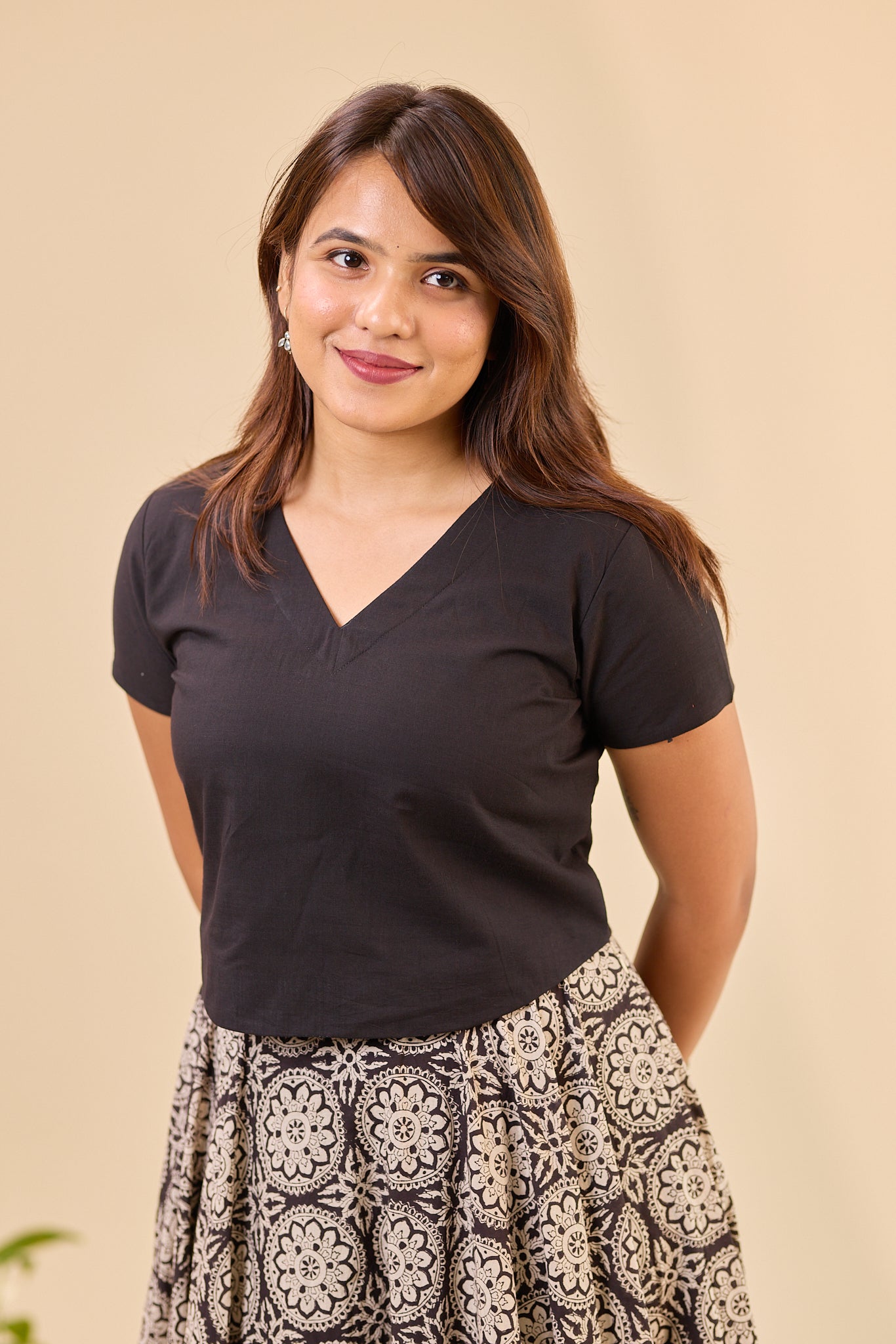 Black V- neck plain Crop Top