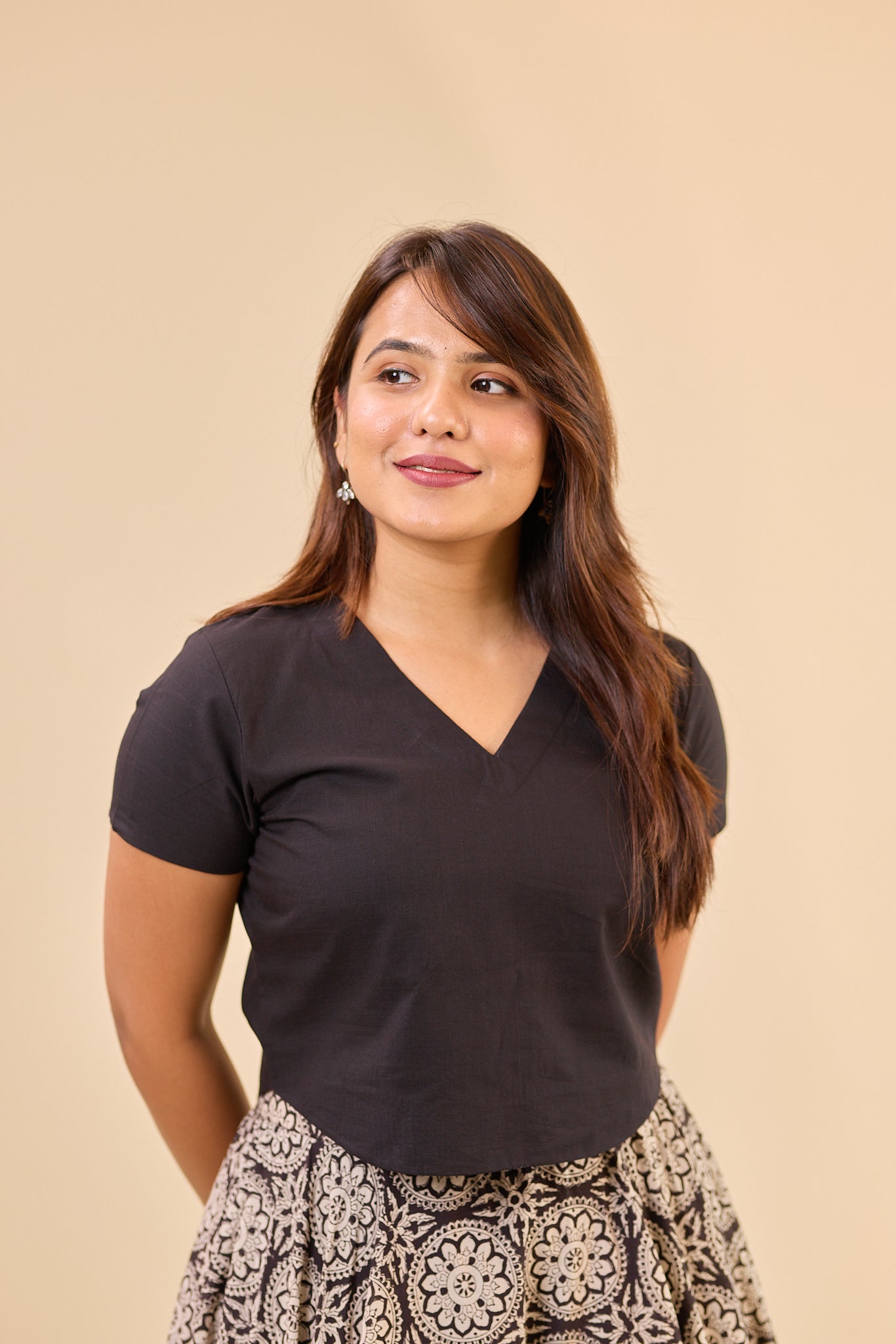 Black V- neck plain Crop Top
