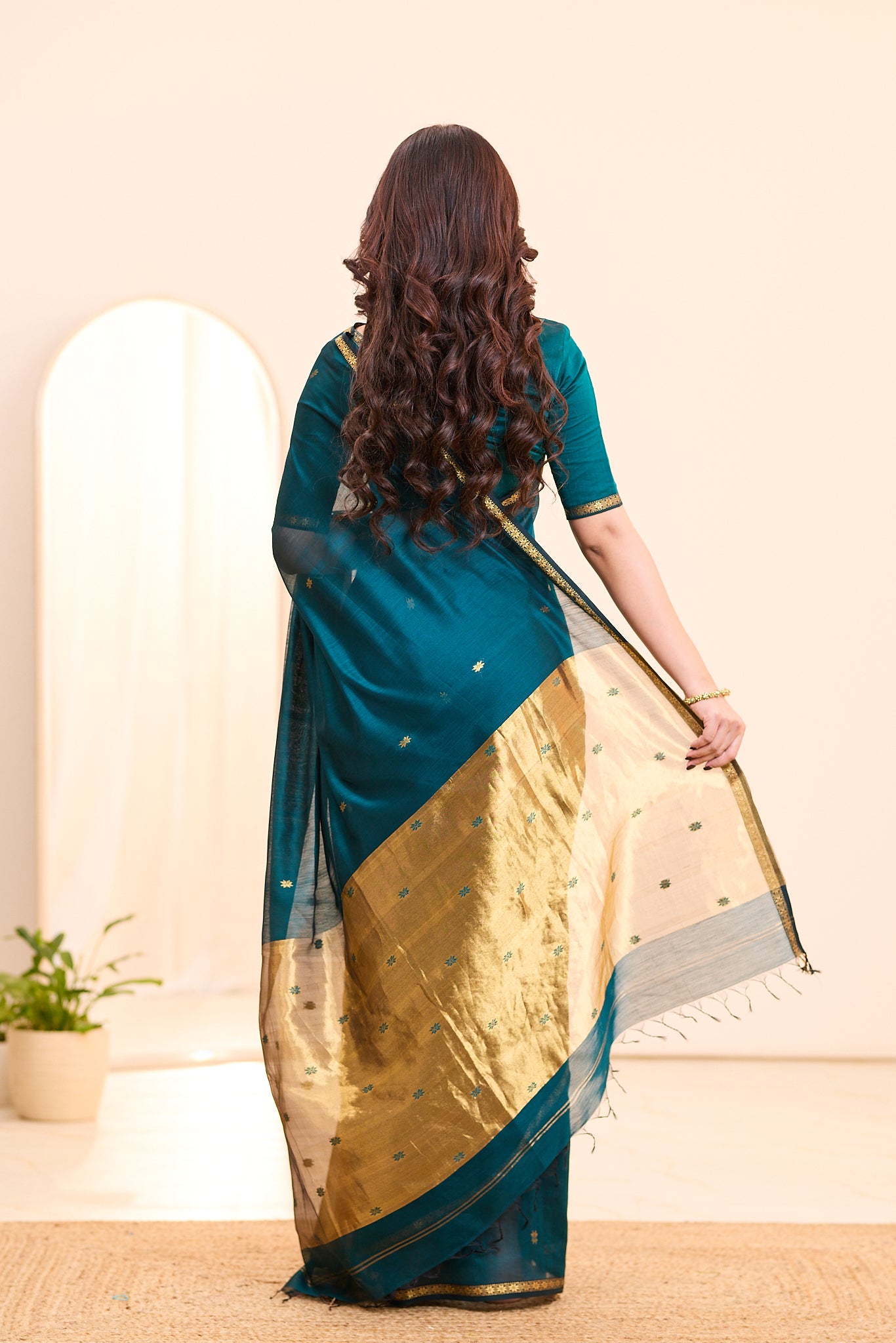 Deep Teal with Antique Gold Maheshwari Silk Cotton Saree