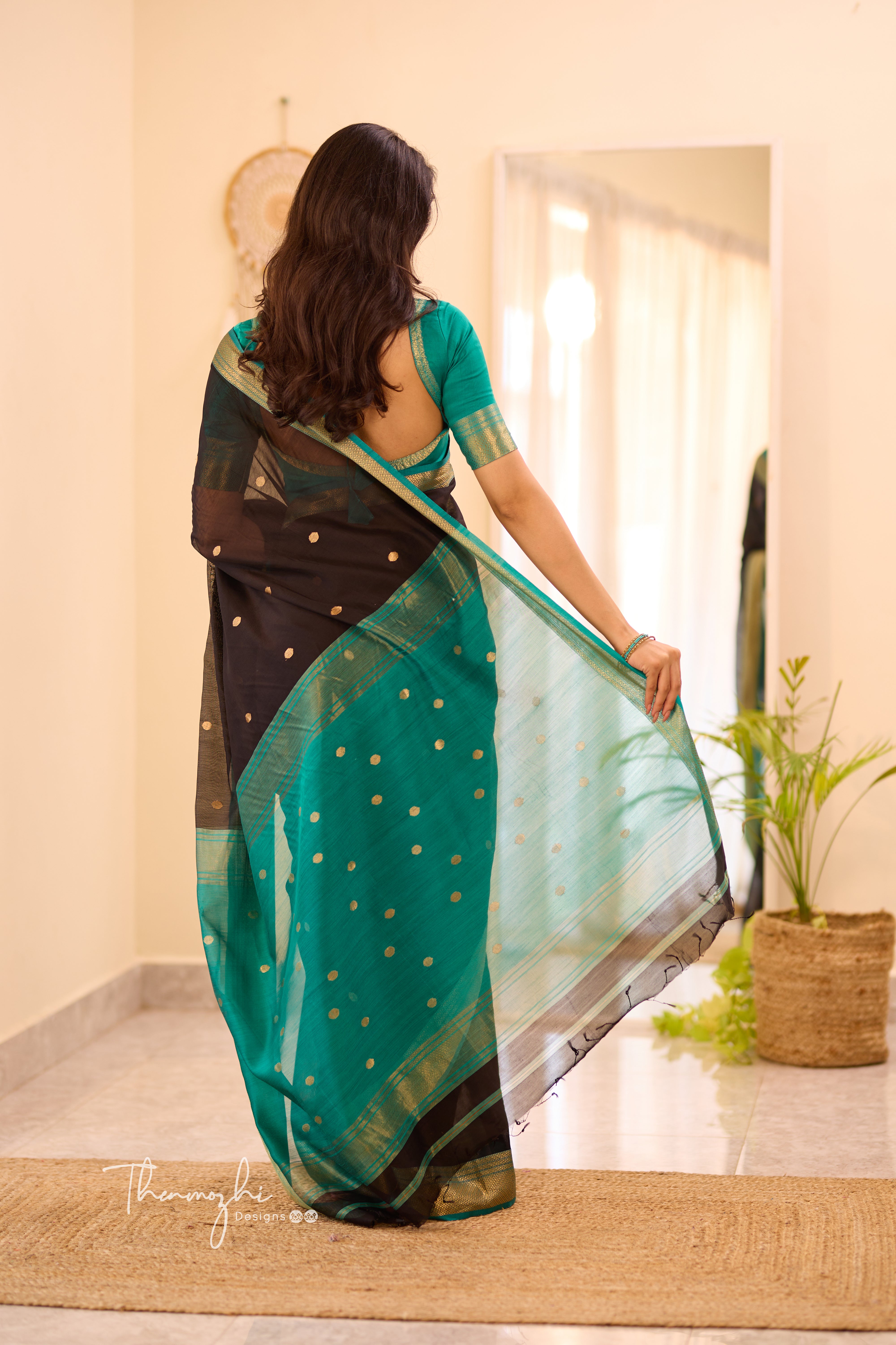 Black and Turquoise Maheshwari Silk Cotton Handloom Saree