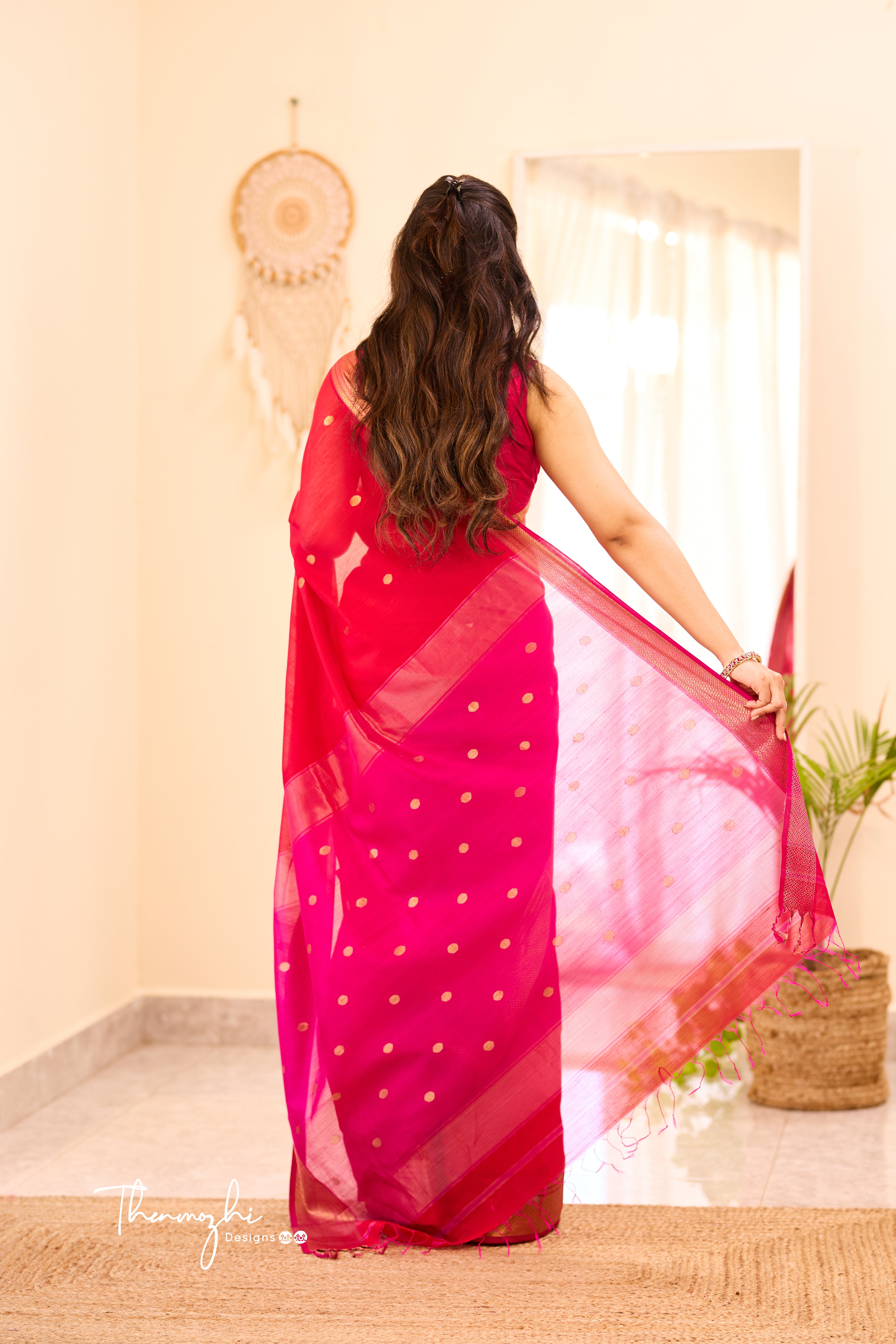 Red and Pink Maheshwari Silk Cotton Handloom Saree