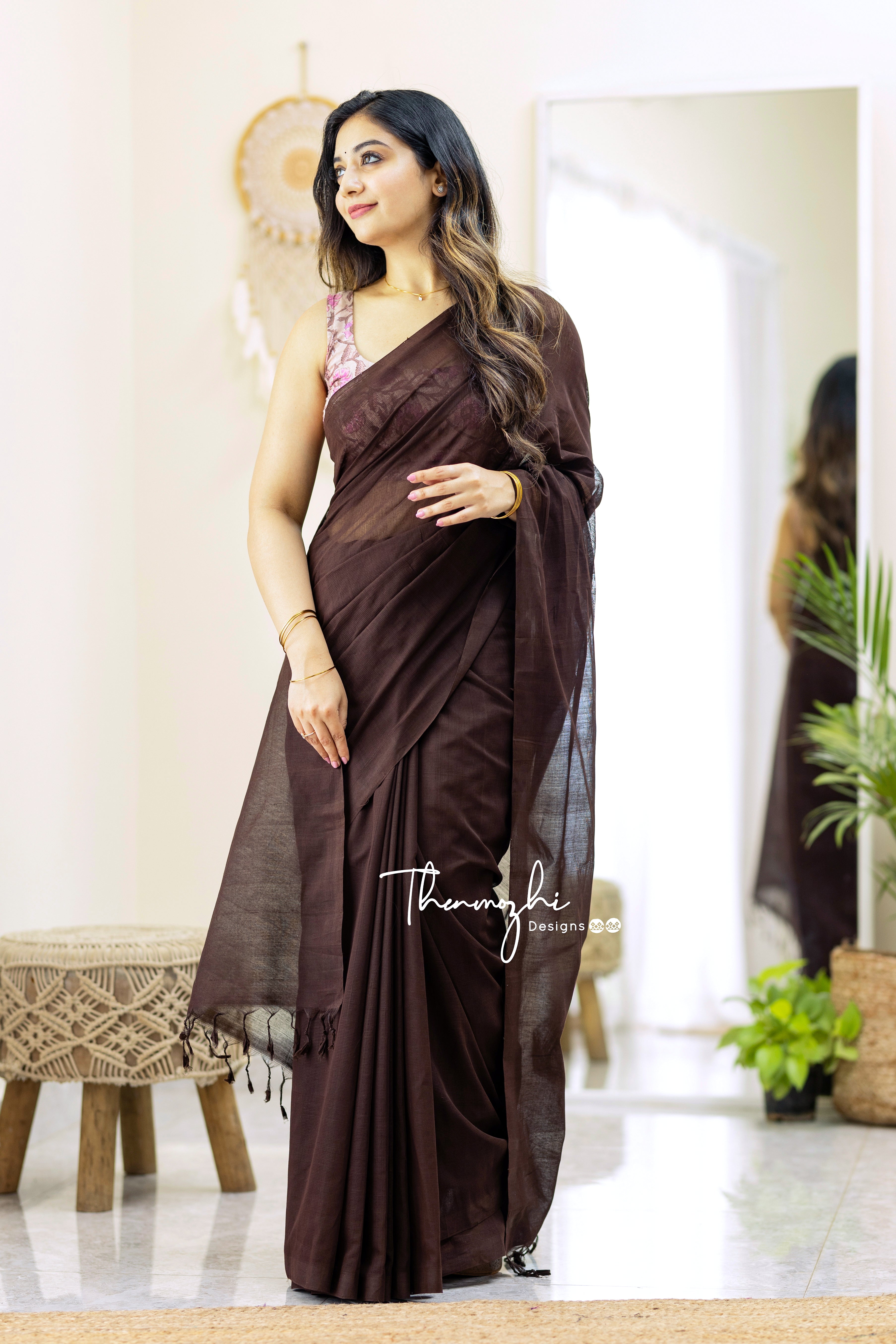 Buy Designer Sarees, Salwar Kameez, Kurtis & Tunic and Lehenga  Choli.Delightful Brown Casual Saree