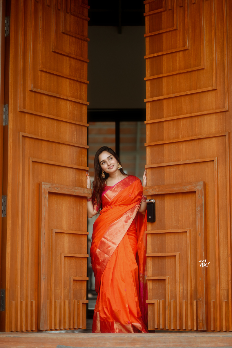 Prathyusha Orange (Big Border) Maheshwari Silk Handloom Cotton Saree with Pink Border