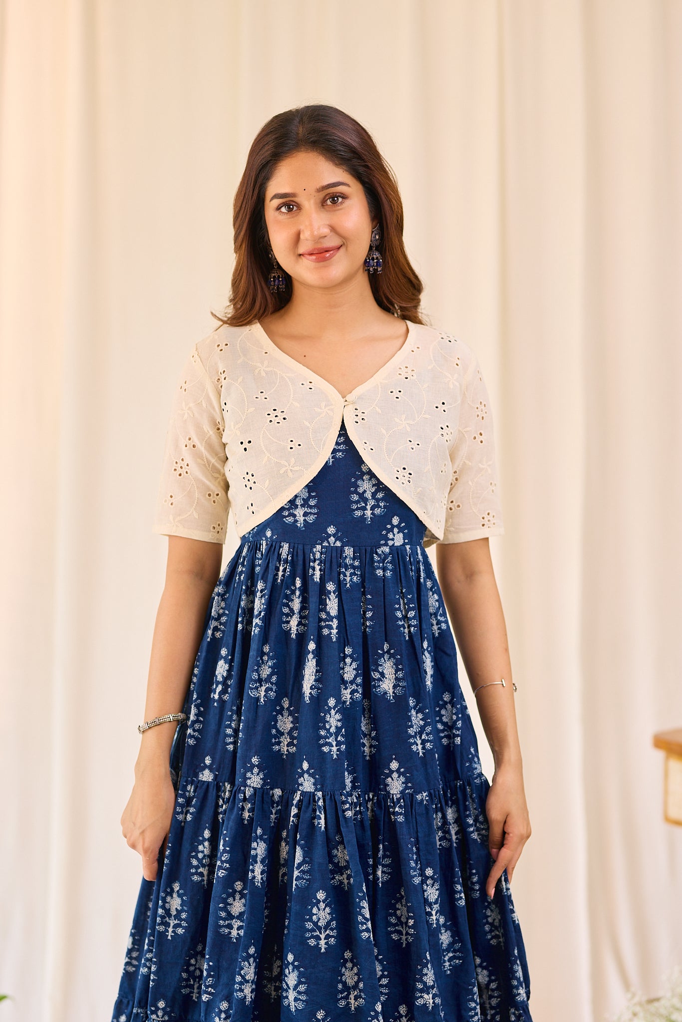 Butter Cream Hakoba Shrug