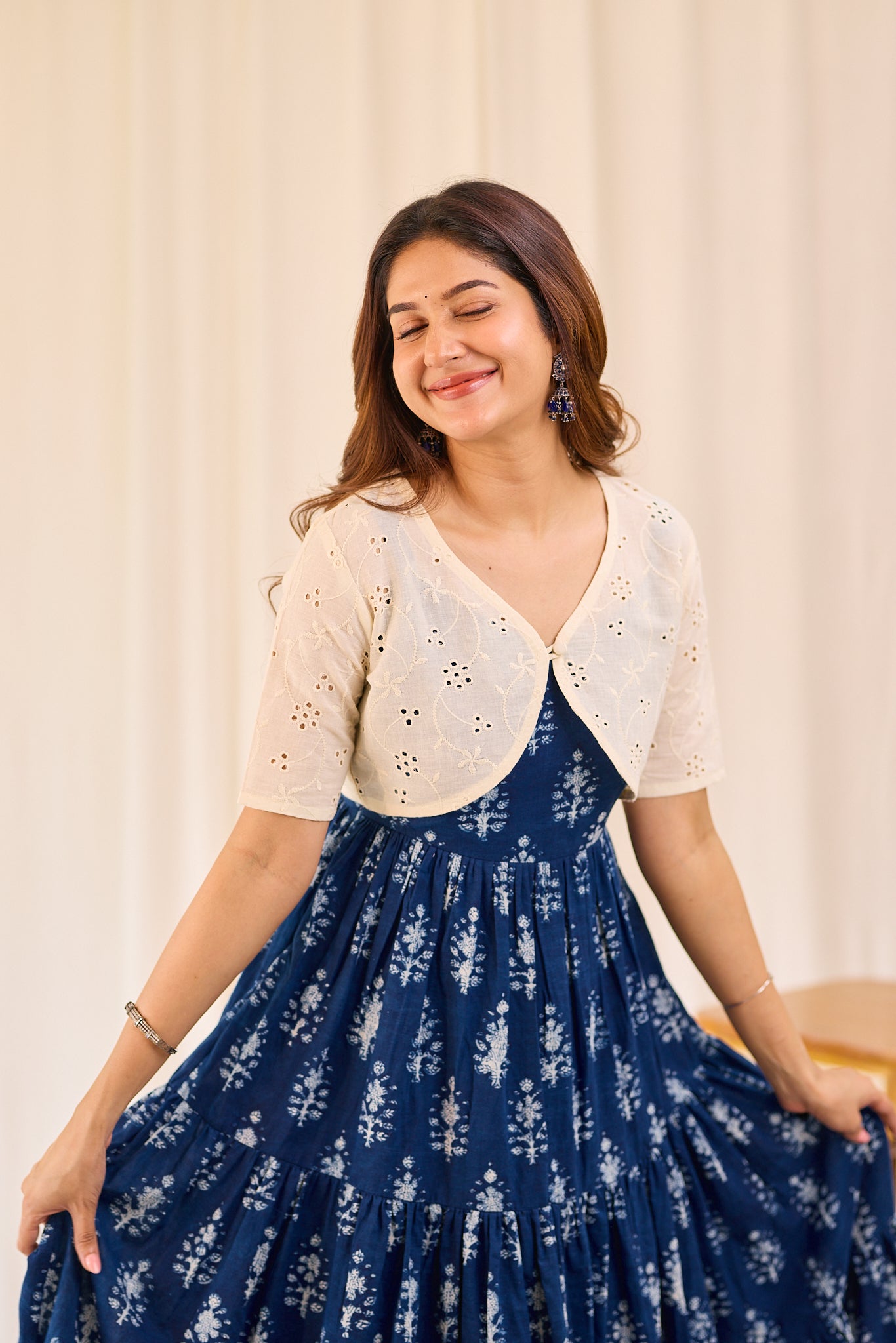 Butter Cream Hakoba Shrug