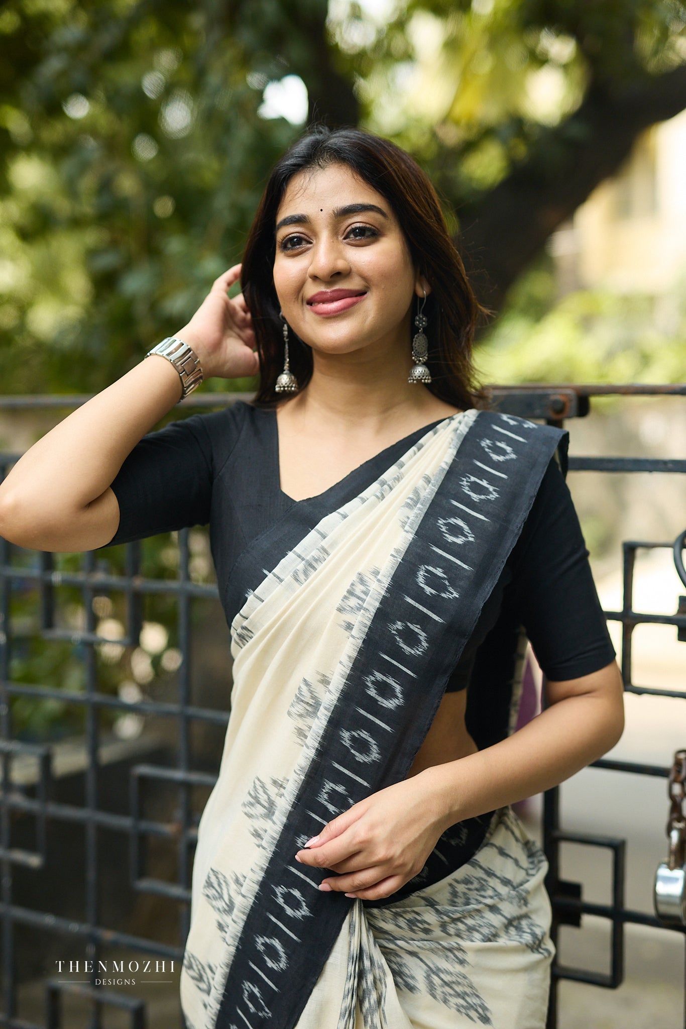 Cream Ivory with Midnight Black Border