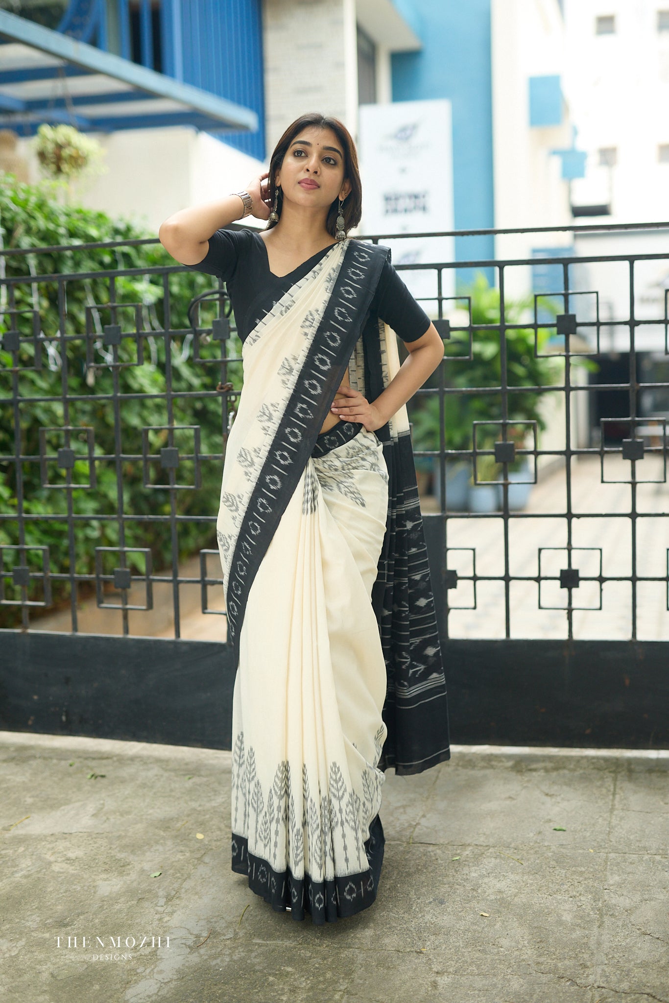 Cream Ivory with Midnight Black Border