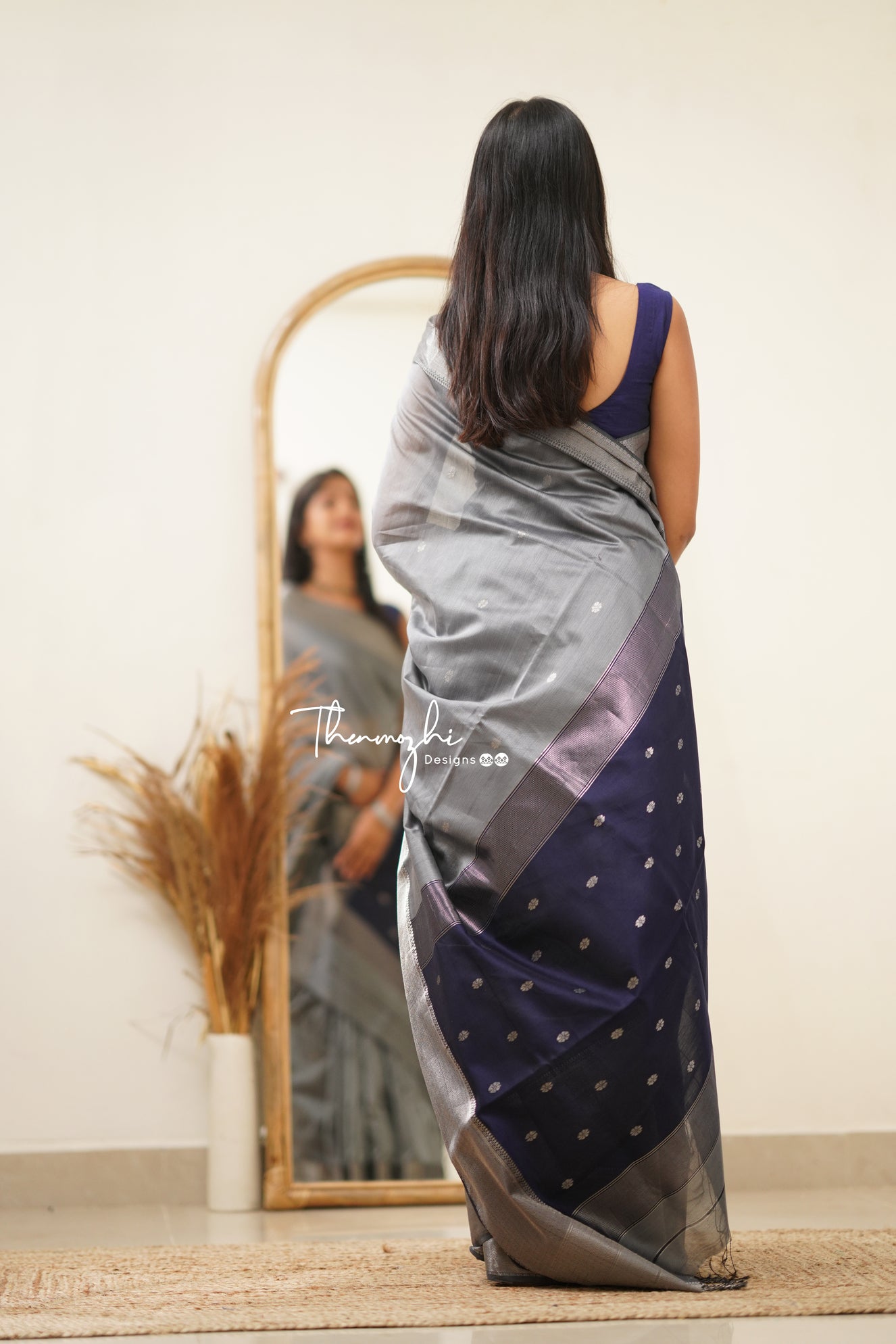 Grey with Silver Zari Border Maheshwari Silk Handloom Cotton Saree