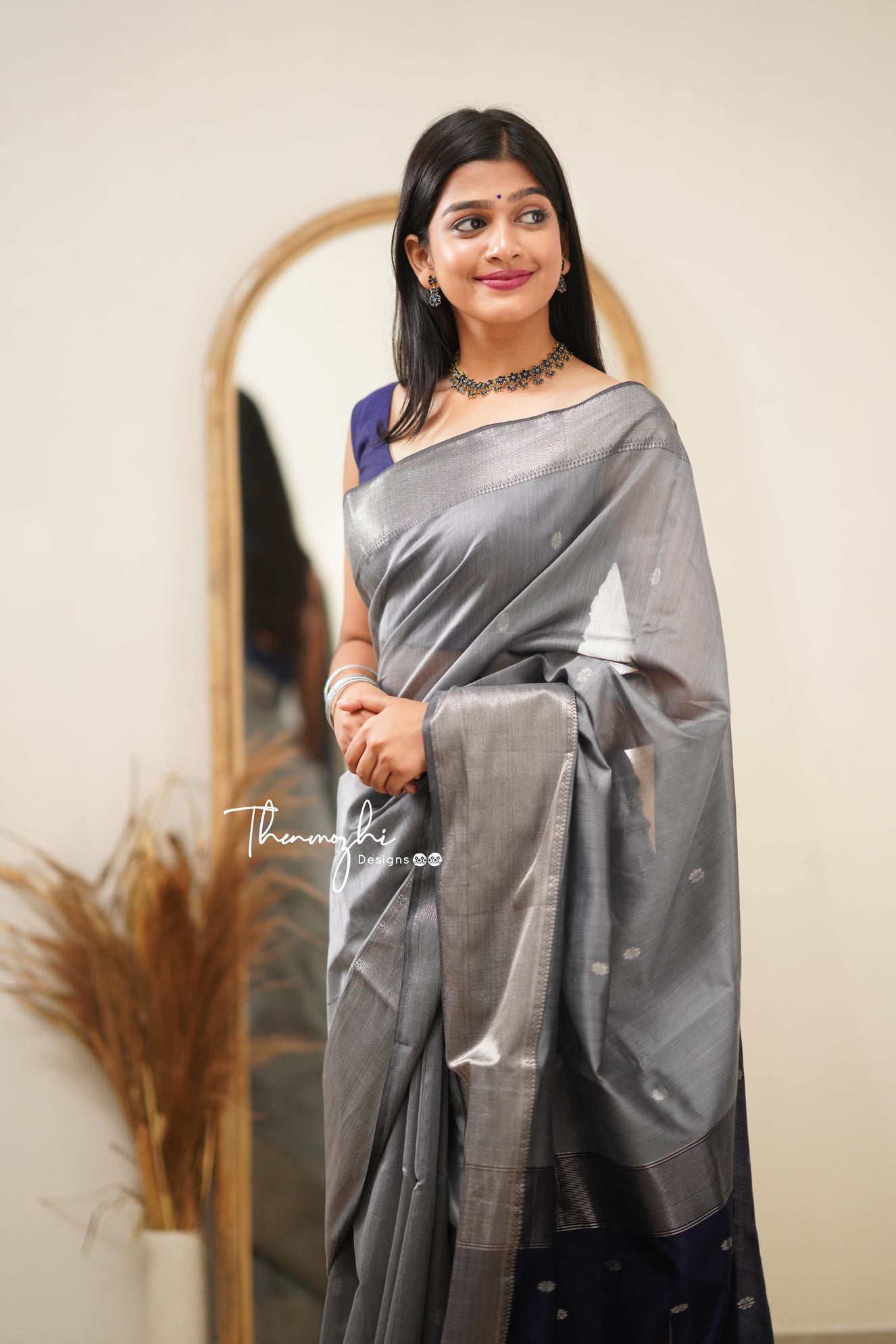 Grey with Silver Zari Border Maheshwari Silk Handloom Cotton Saree