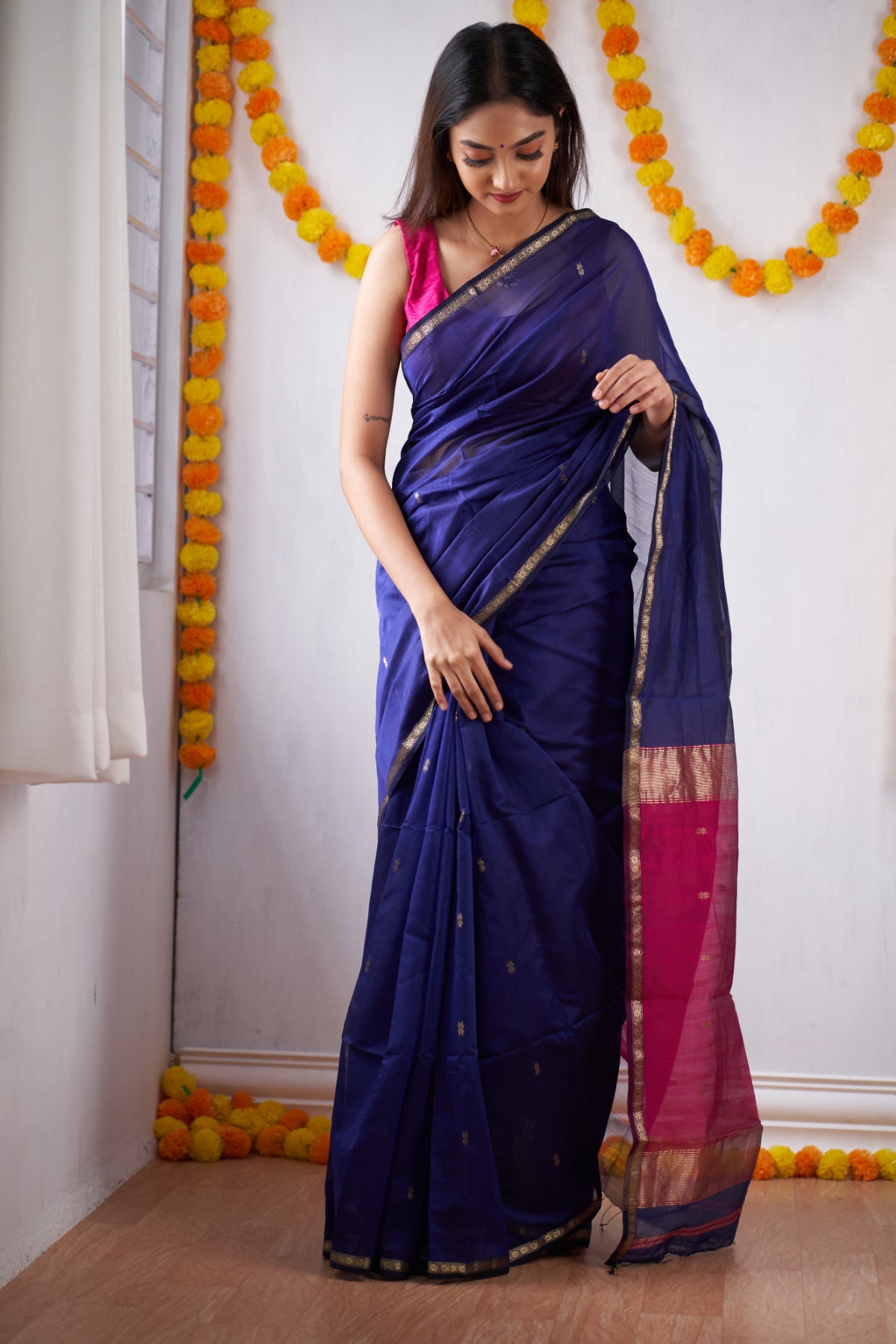 Navy Blue Block Printed Pure Silk Mark Certified Bishnupuri Silk Saree –  Dailybuyys