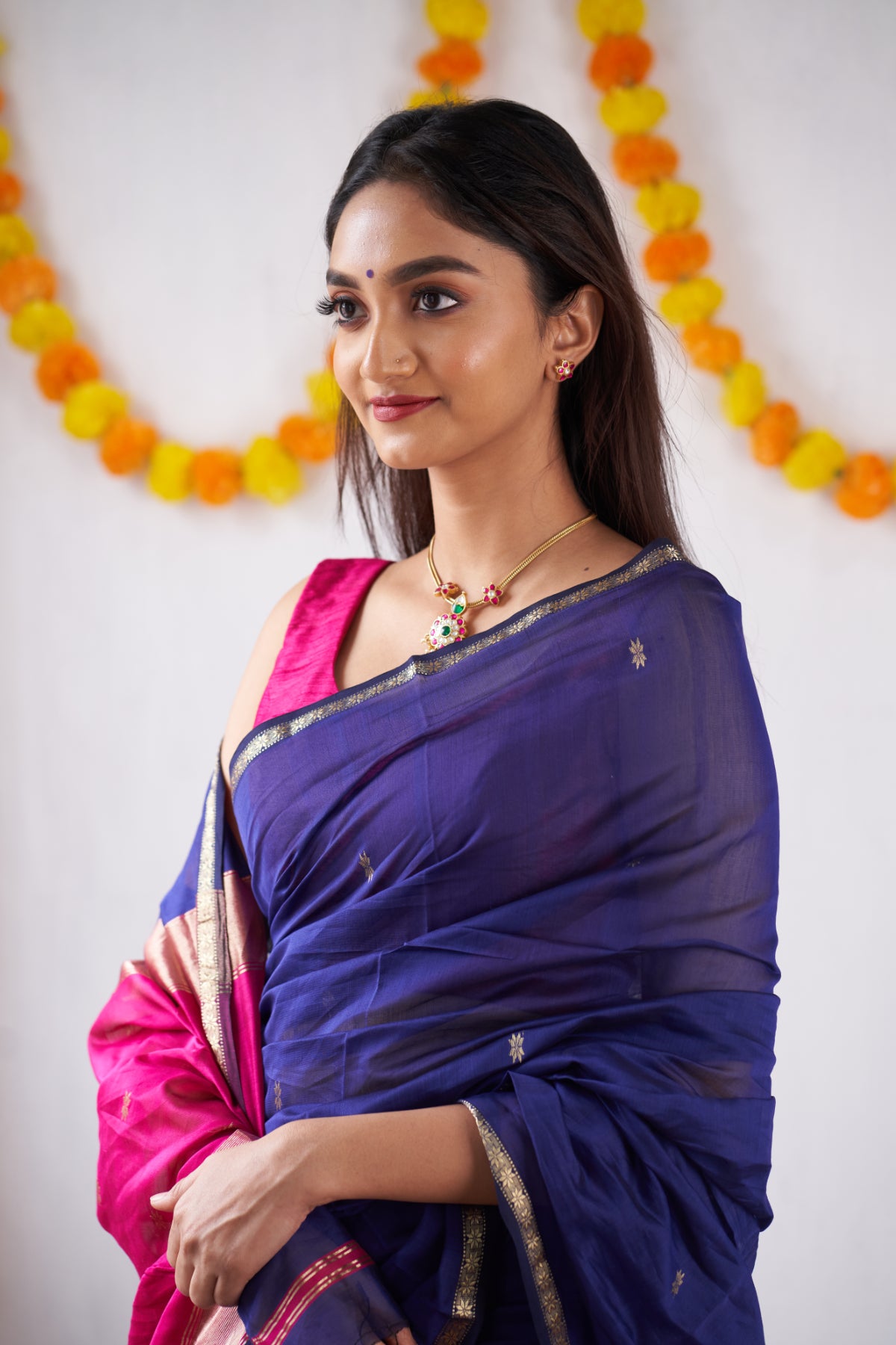 Rashmi Anpat - When unsure, wear a saree!😊 . #blue #saree #cotton #fav  #instagram #rashmianpat #post #upload #style #marathi #tradition #pose  #wood #door #pattern #light #shadow #beam #blessed #godisgreat #happy  #positive #vibes #