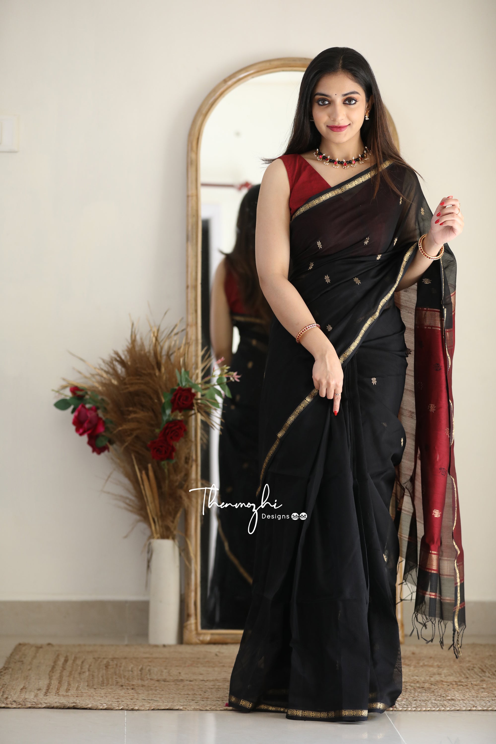 Black - Traditional Maheshwari Silk Handloom Stole
