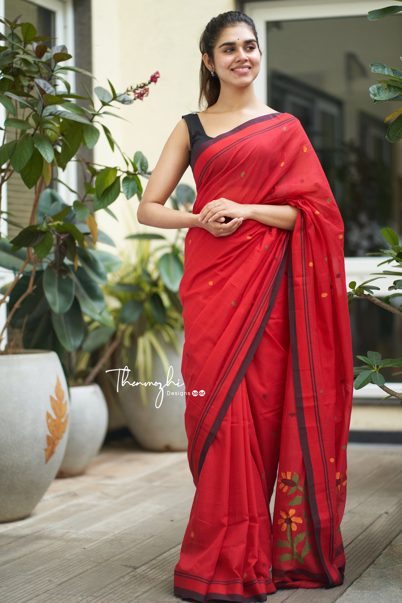 Buy Blood Red Saree In Satin Silk With Contrast Printed Blouse Online -  Kalki Fashion