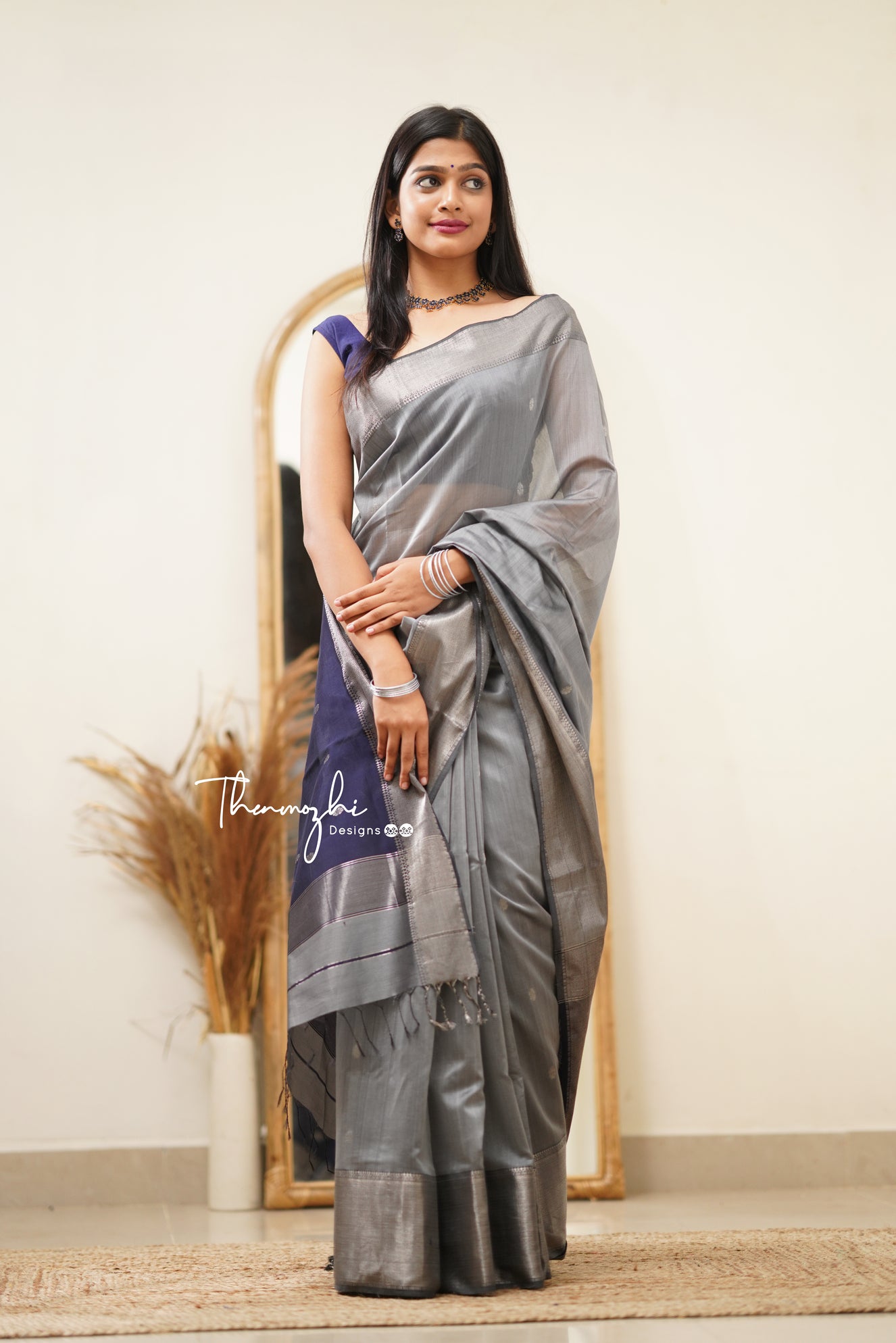 Grey with Silver Zari Border Maheshwari Silk Handloom Cotton Saree