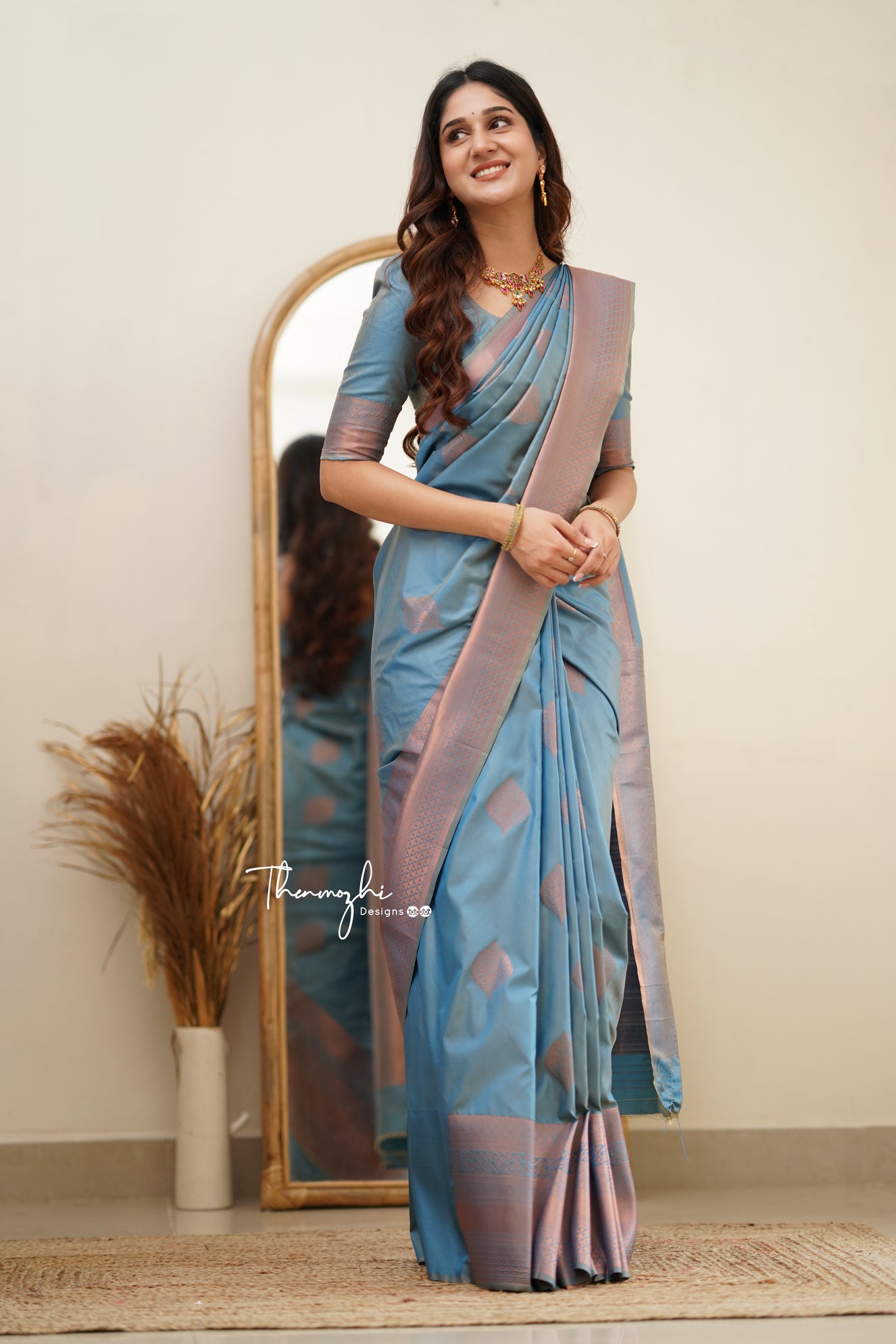 Buy the amazing Royal Blue Linen Saree online-Karagiri – Karagiri Global